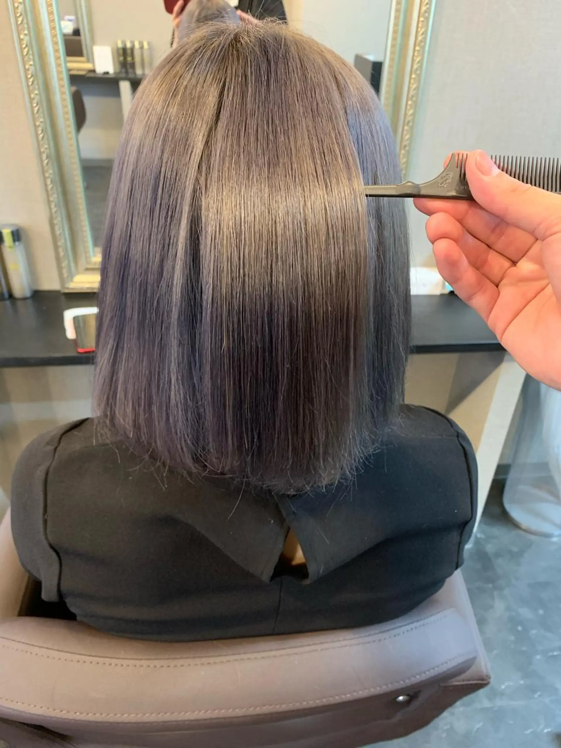 ロング アッシュ ハイライト レイヤーカット トリートメント ヘッドスパ ヘアセット Selene hair OSAKAのヘアスタイル