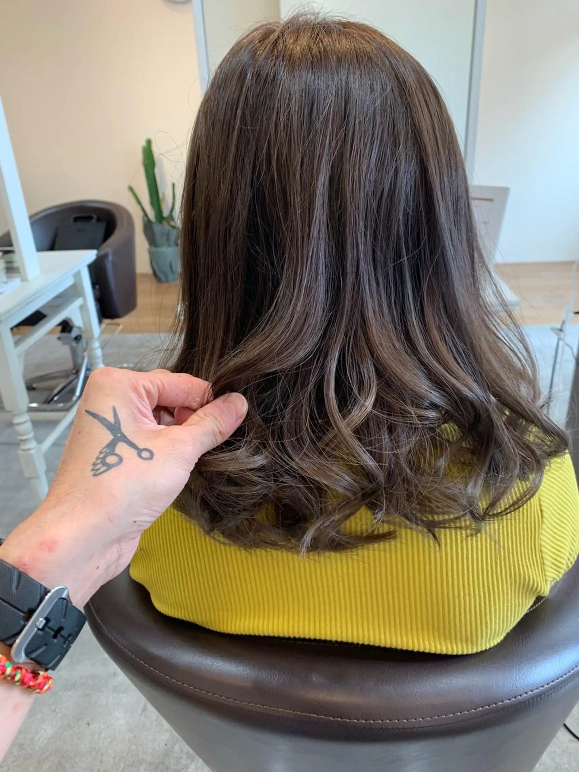 ミディアム カラー アッシュ ベージュカラー グラデーションカラー La fith  hair chill 松山大街道店所属・不動令 認定カラーリストのヘアスタイル