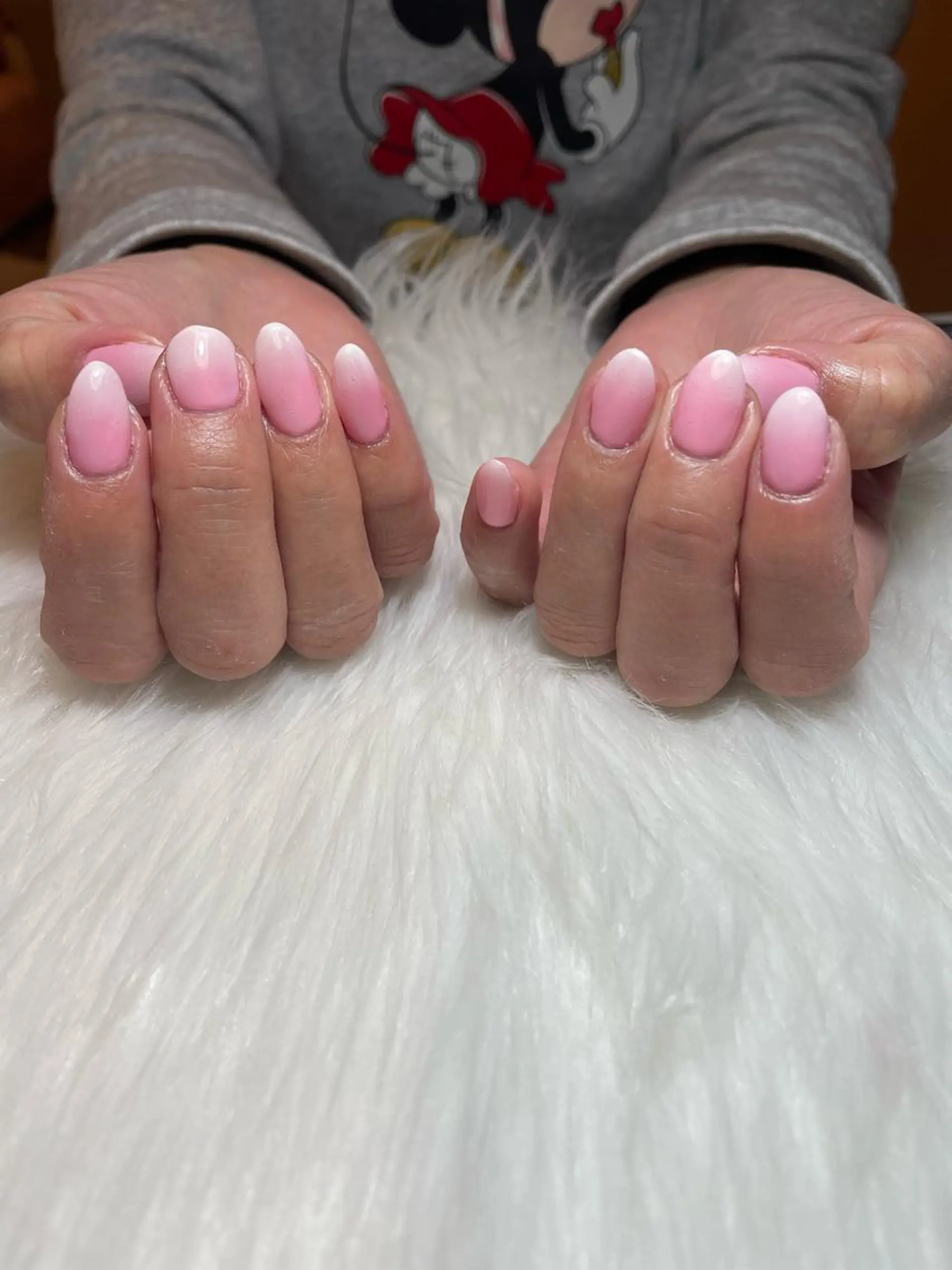 ネイル グラデーション 大袋駅東口徒歩2分 alivioのネイルデザイン