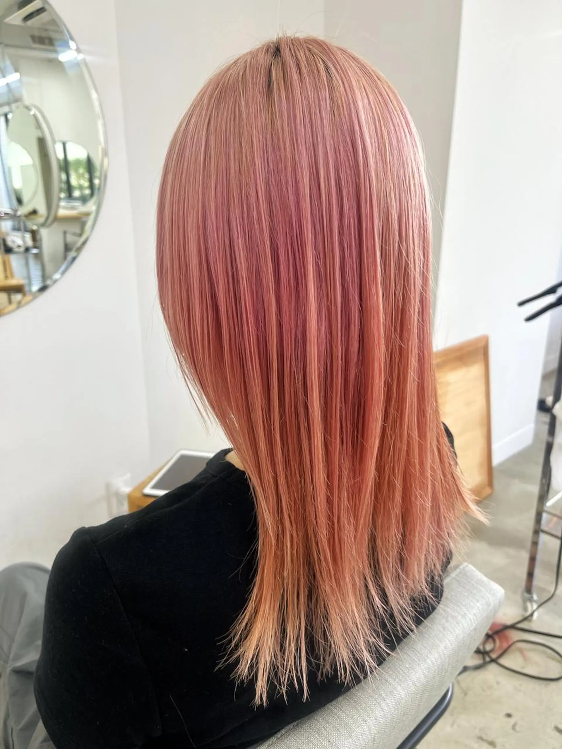 セミロング カラー ヘアカラー ISSIKI所属・⭐️当日OK⭐️ 岩田峻のヘアスタイル