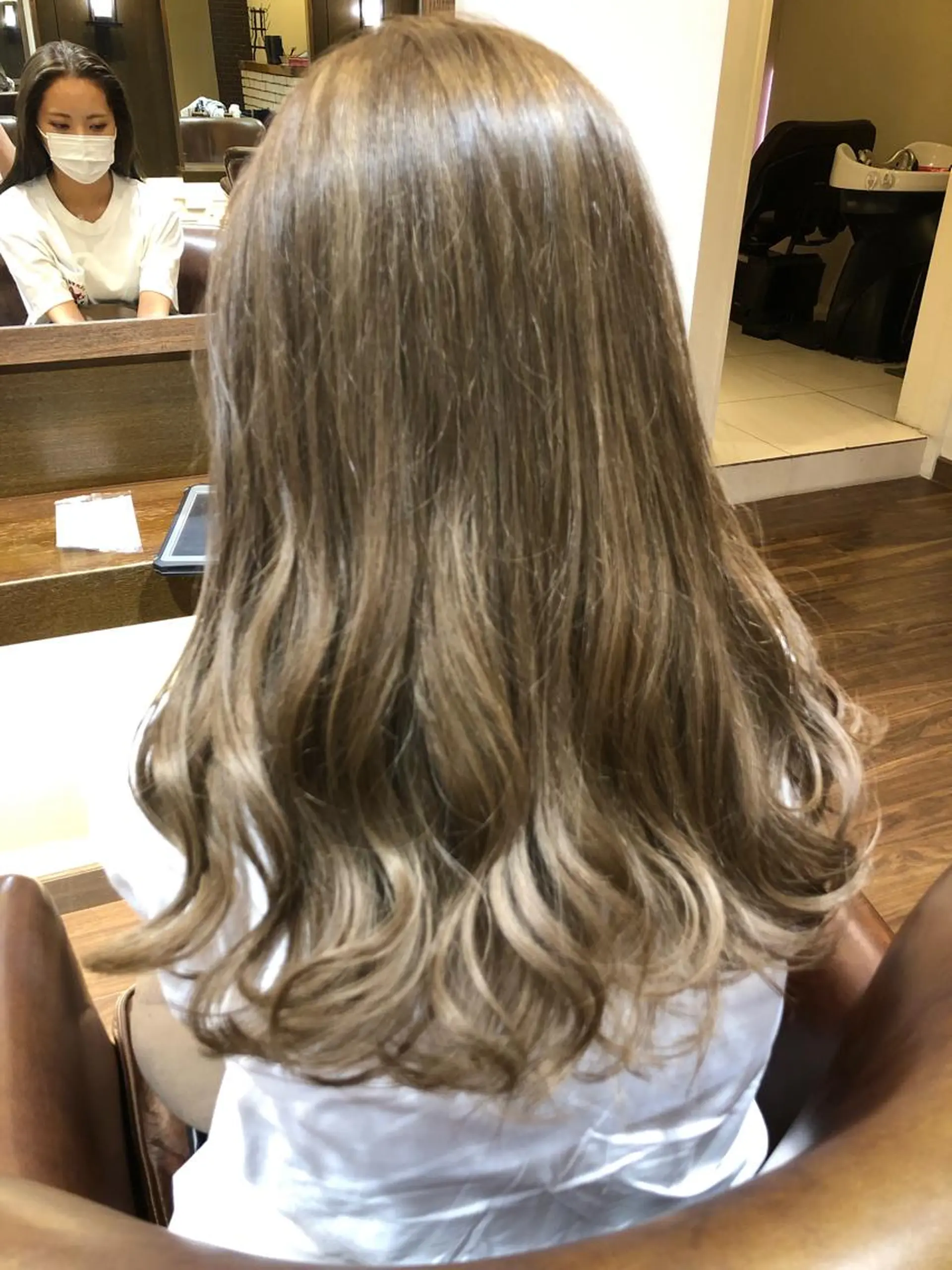 カラー AGREE Momokaのヘアスタイル