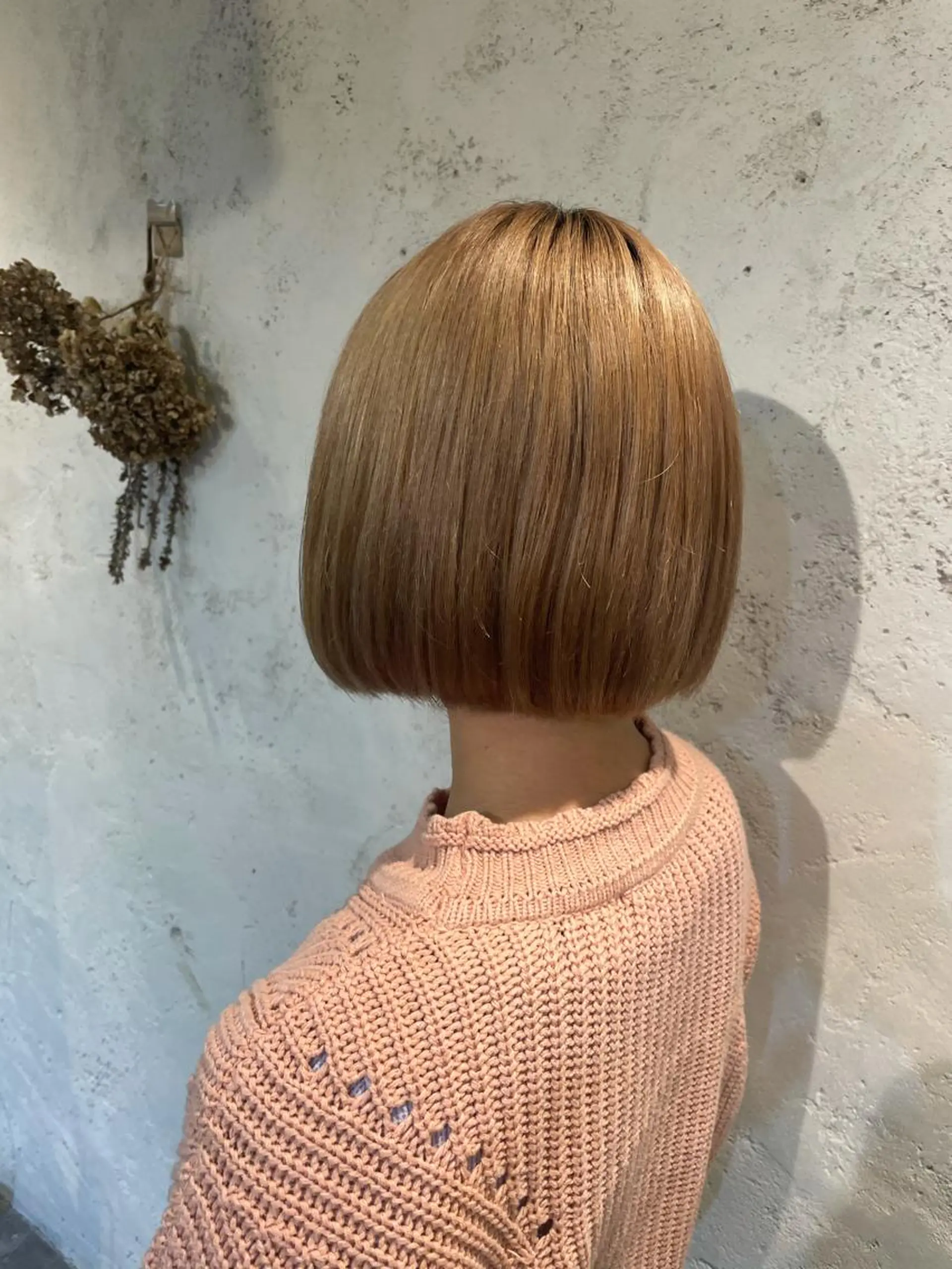 ショート カラー 泊 紗羅のヘアスタイル