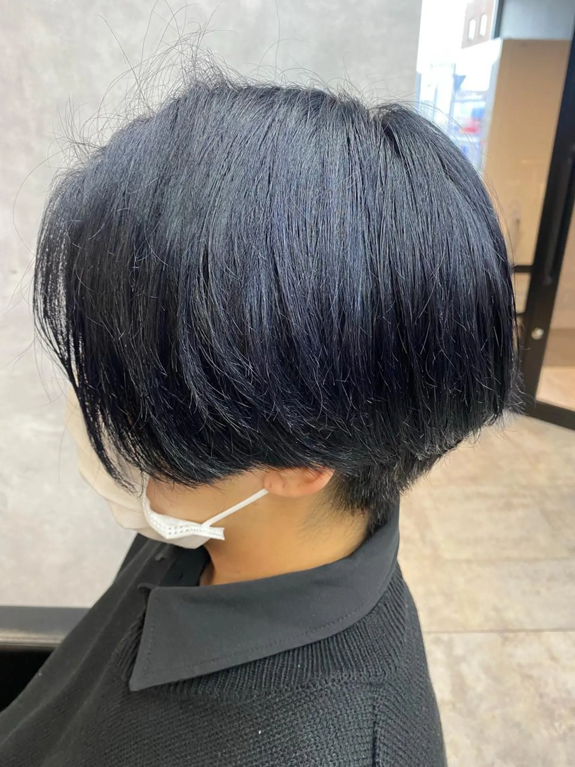 ショート カラー メンズ センターパート メンズ韓国風 黒髪 ブルーカラー ブルーブラック カット ヘアカラー ツイストスパイラル/ メンズ特化/中川誠也のヘアスタイル