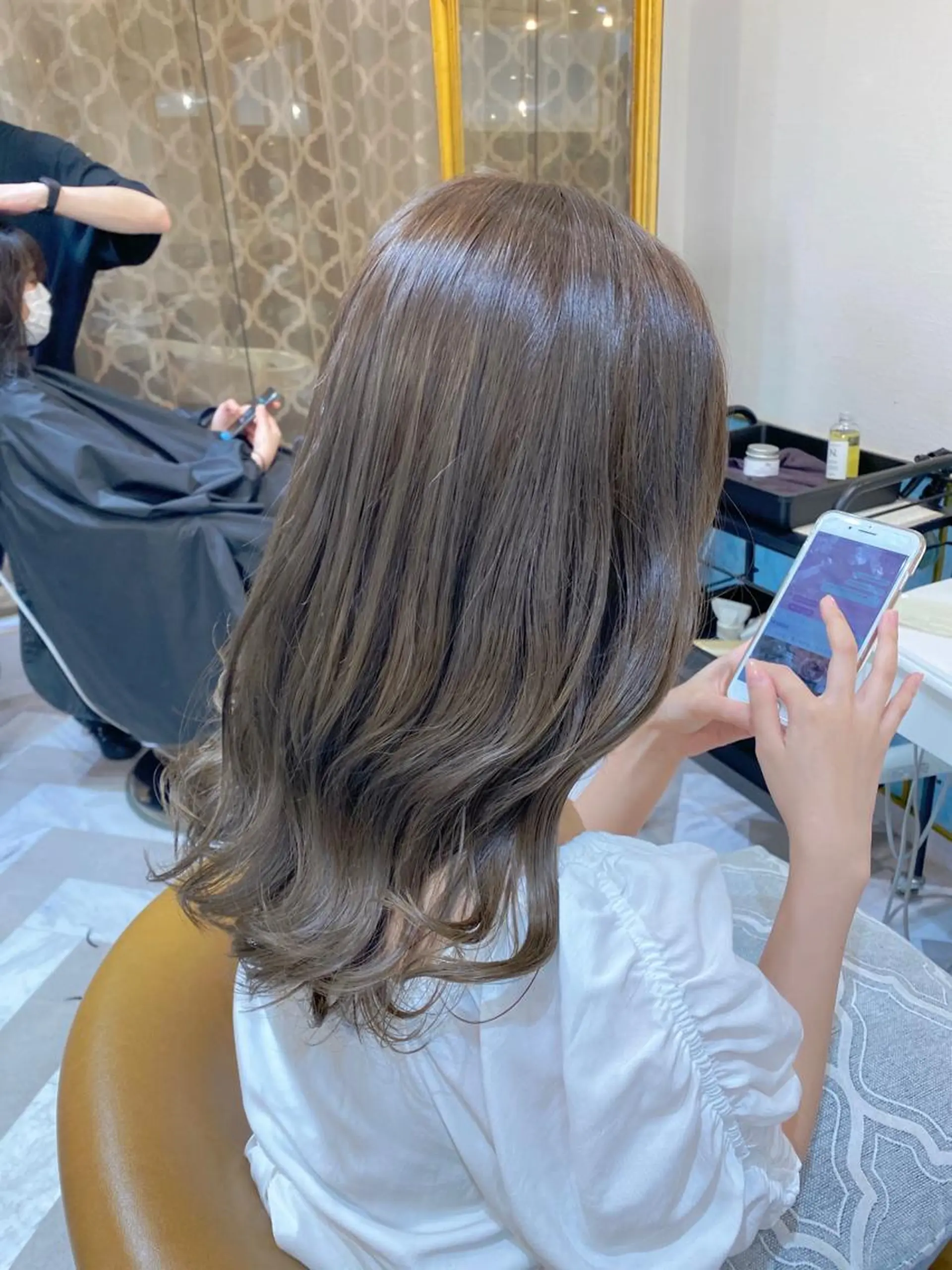 ミディアム カット ヘアカラー トリートメント レイヤーカット /透明感カラー西田のヘアスタイル