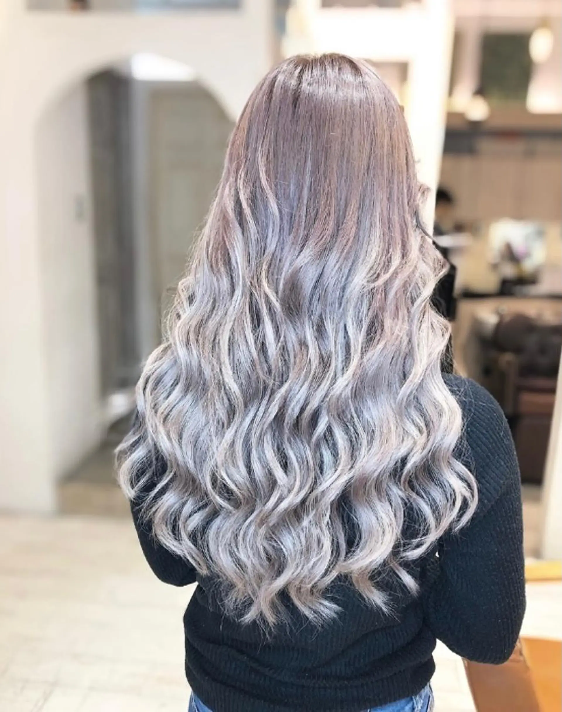 ミディアム カラー ヘアアレンジ ミディアムパーマ アッシュ ベージュカラー 黒髪 ブルーカラー ヘアカラー エクステ vizz by elyts【北谷】のヘアスタイル