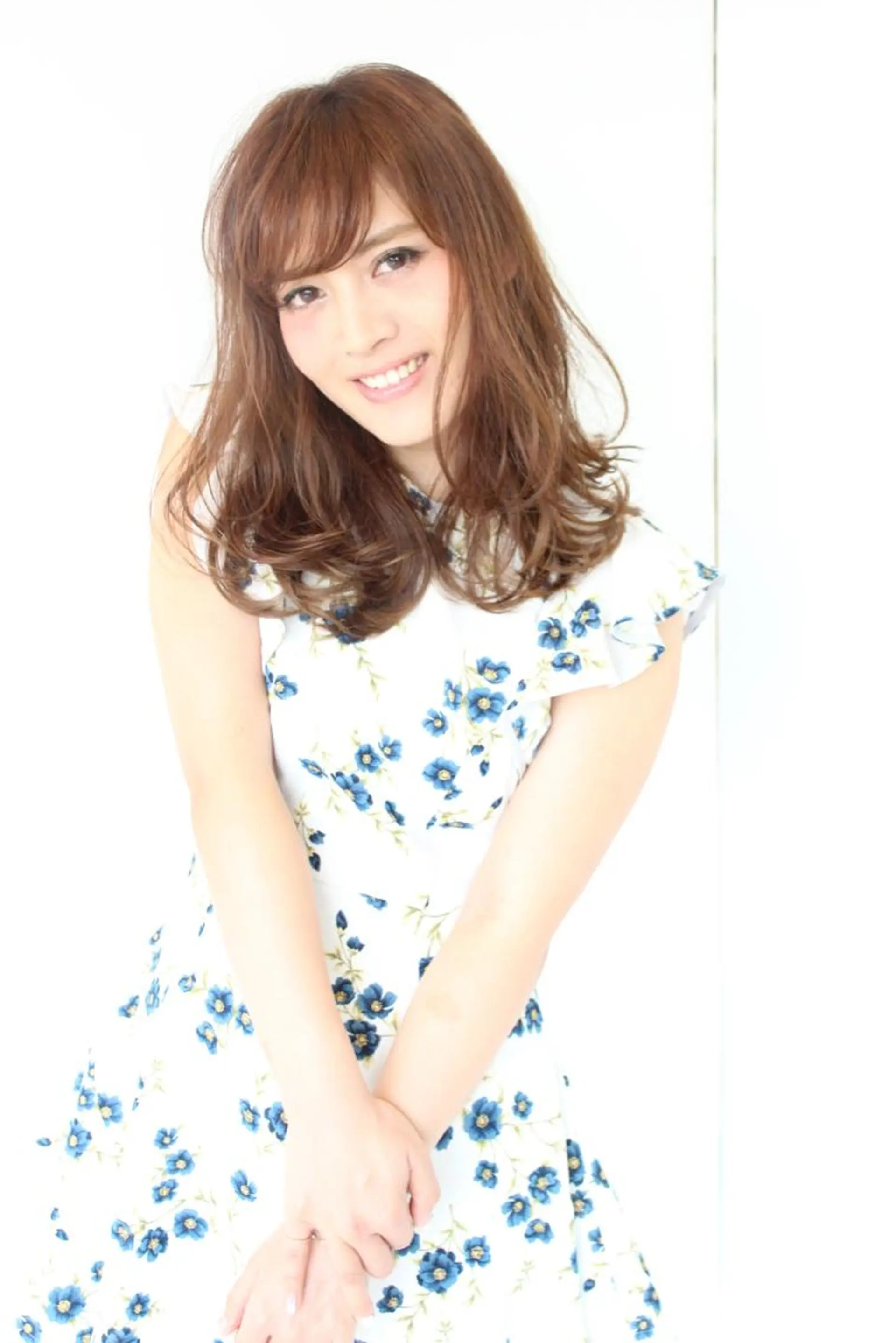 セミロング カラー パーマ 🌹ハッシュカット、 レイヤー韓国ヘア🌹のヘアスタイル