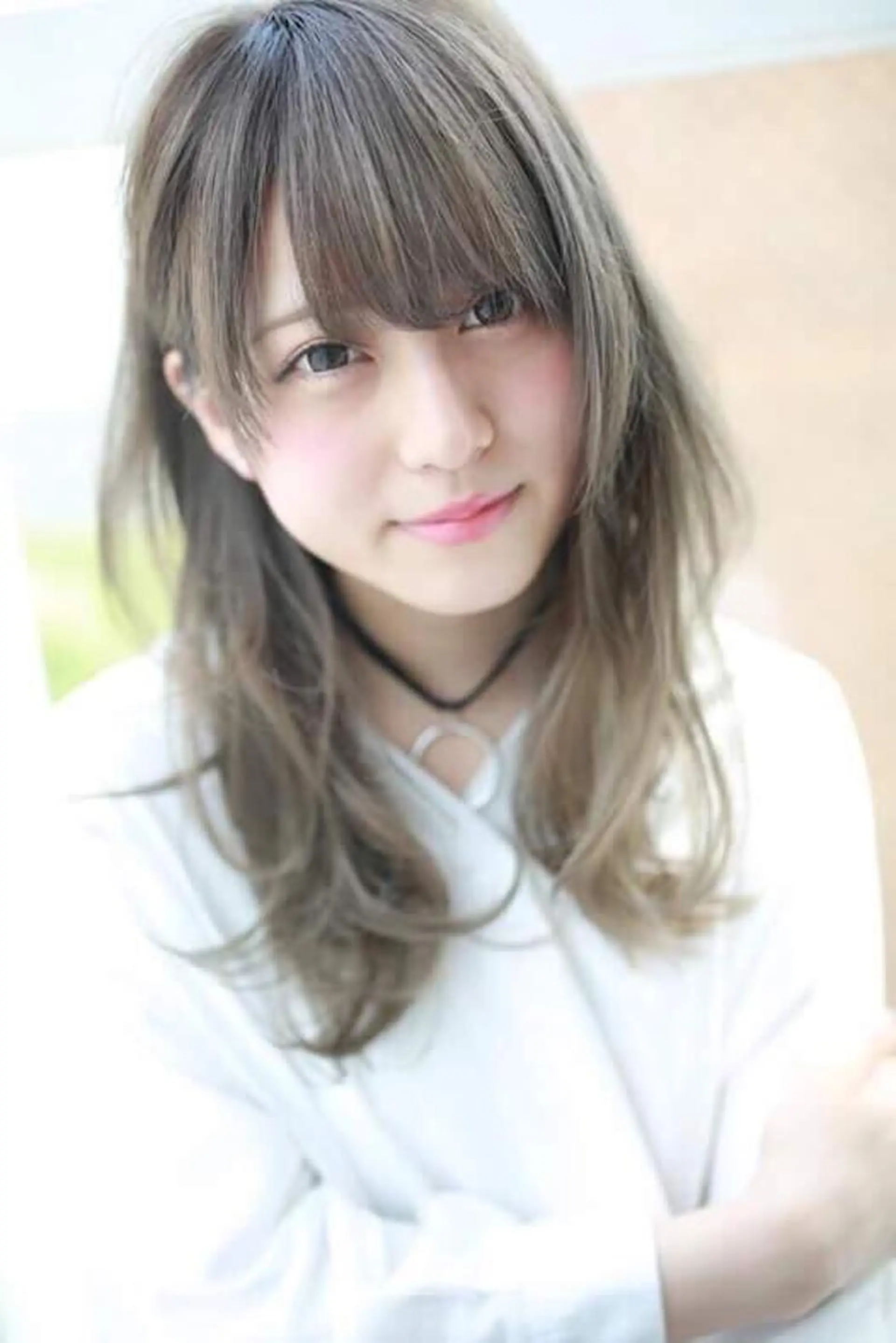 セミロング カラー アッシュ ベージュカラー ホワイトアッシュ ✖️リーアキト LEEAKITO✖️のヘアスタイル