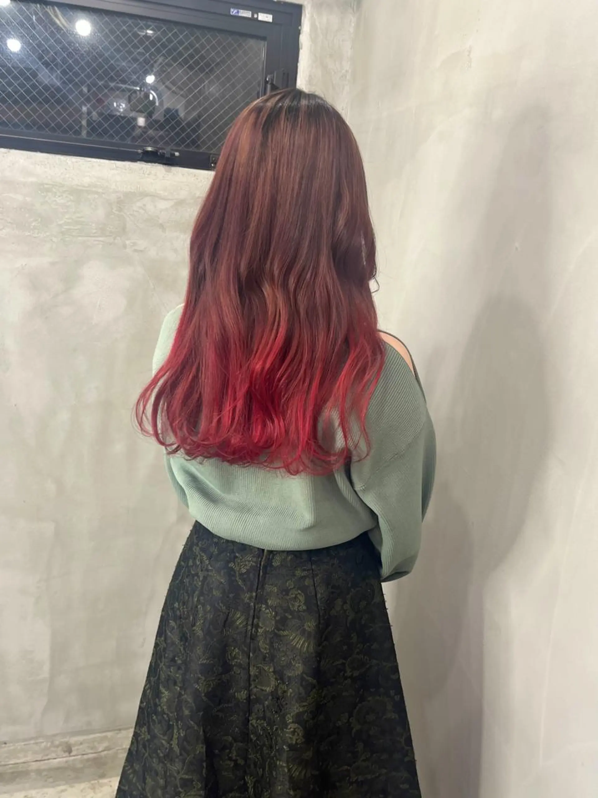 ロング カラー グラデーションカラー ピンクカラー SIUN所属・とうだだいき ナチュラルレイヤーのヘアスタイル