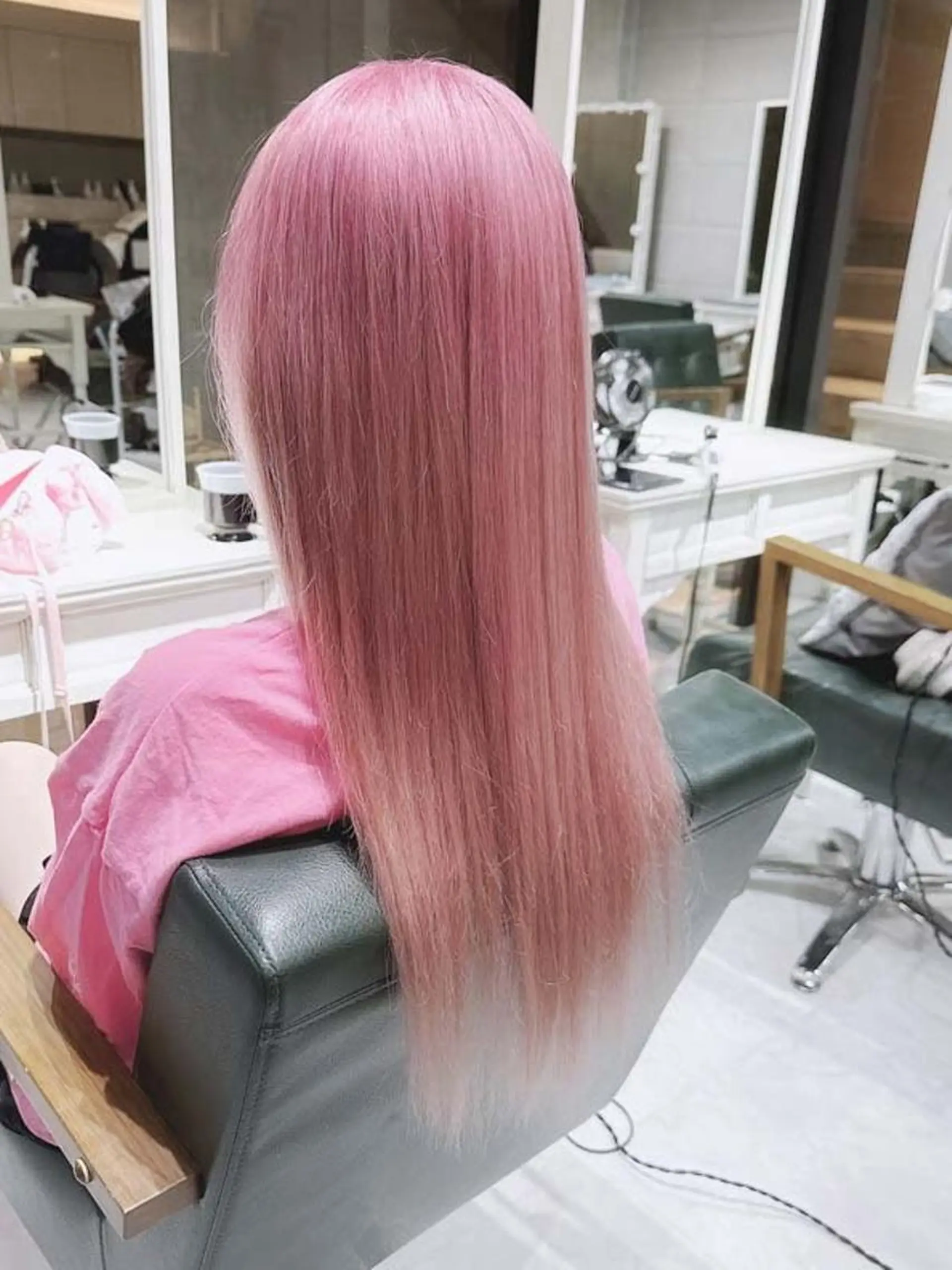 ロング カラー ヘアアレンジ ブリーチ ケアブリーチ 透明感カラー デザインカラー ハイトーンカラー 𝐑𝐈𝐍𝐊𝐀 🐣🩷のヘアスタイル