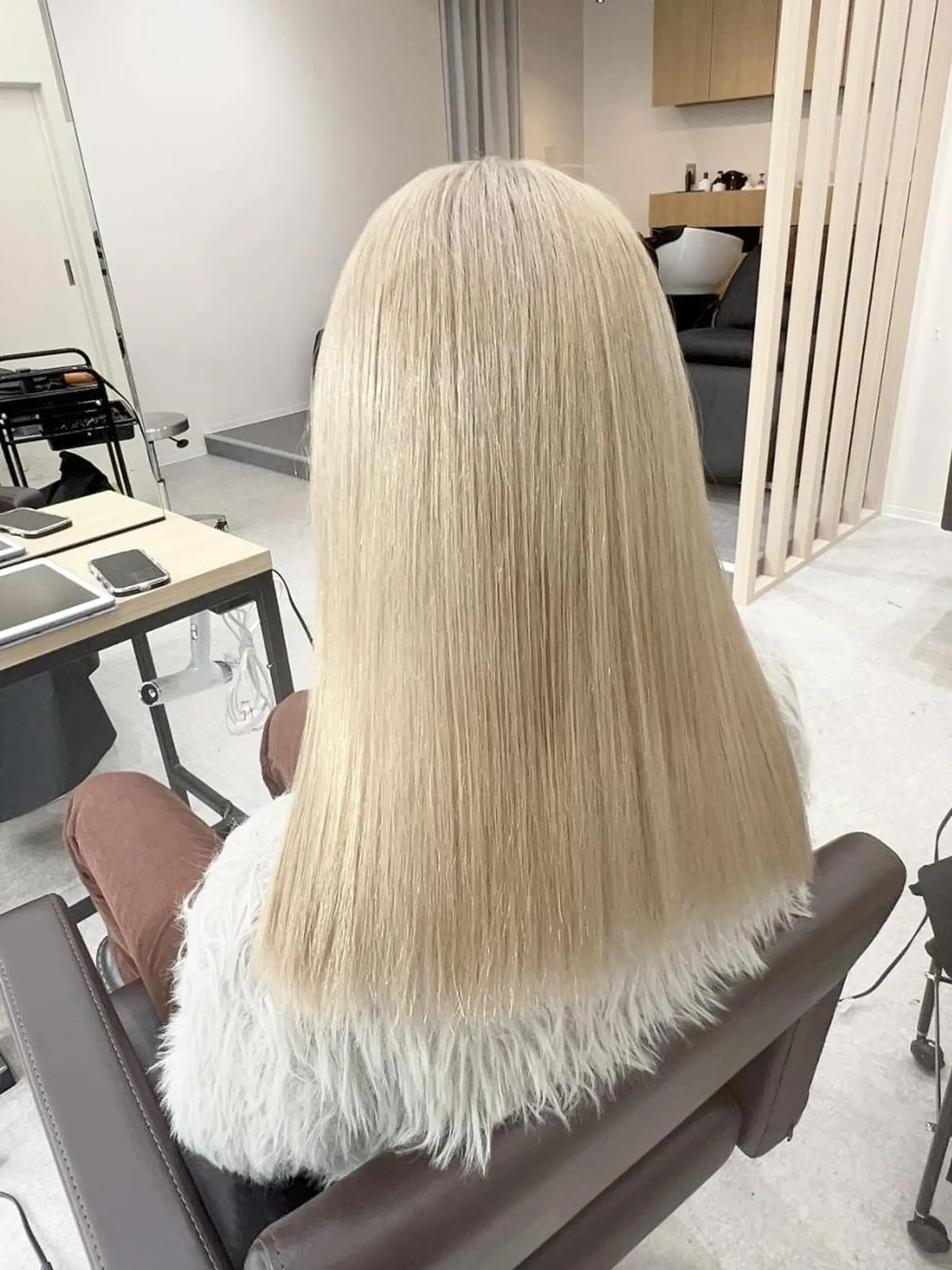 セミロング カラー ✨【公式】 juhl.横浜✨のヘアスタイル