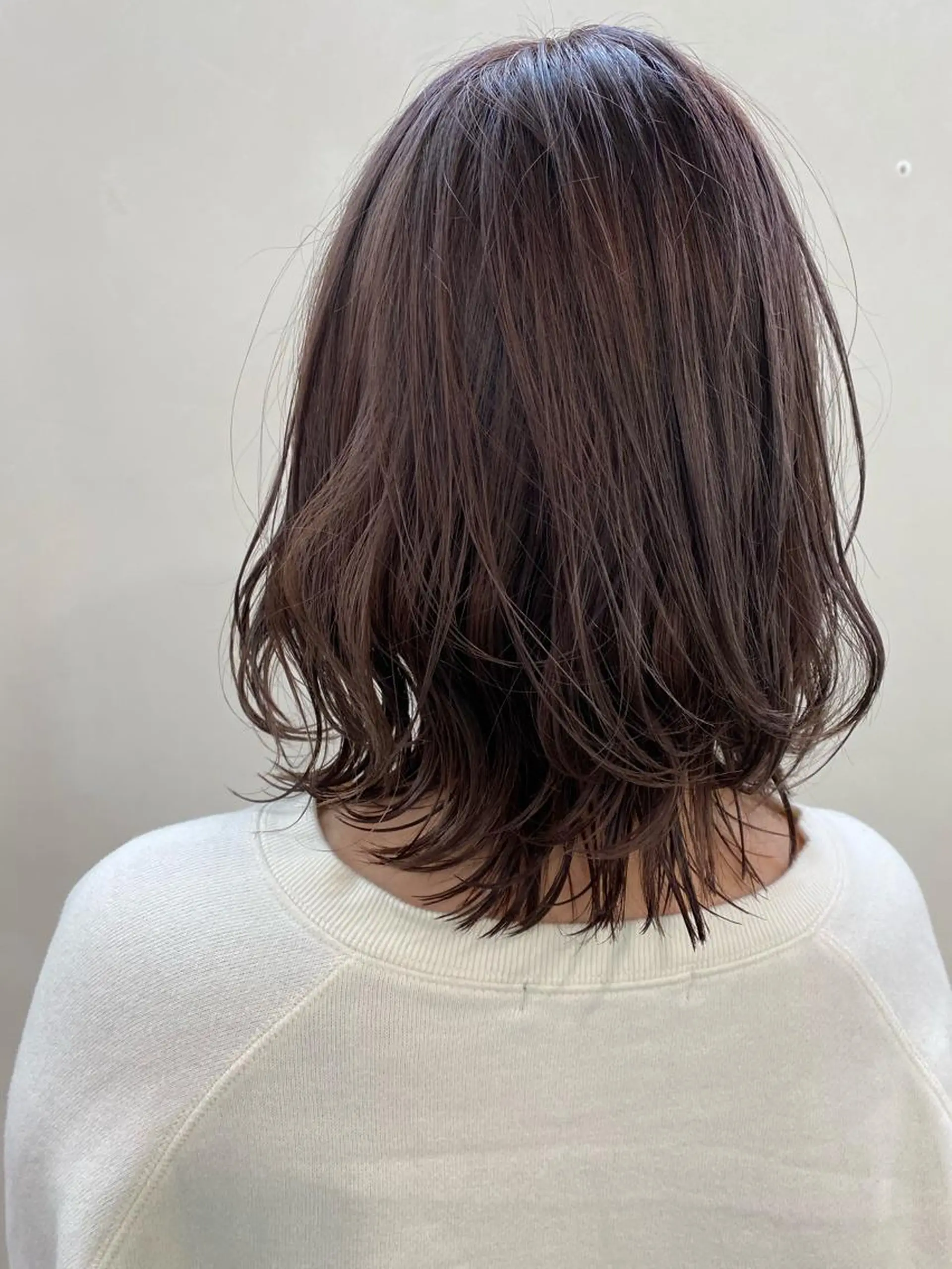 ミディアム カラー コテ巻き風パーマ🫧 麻尋のヘアスタイル