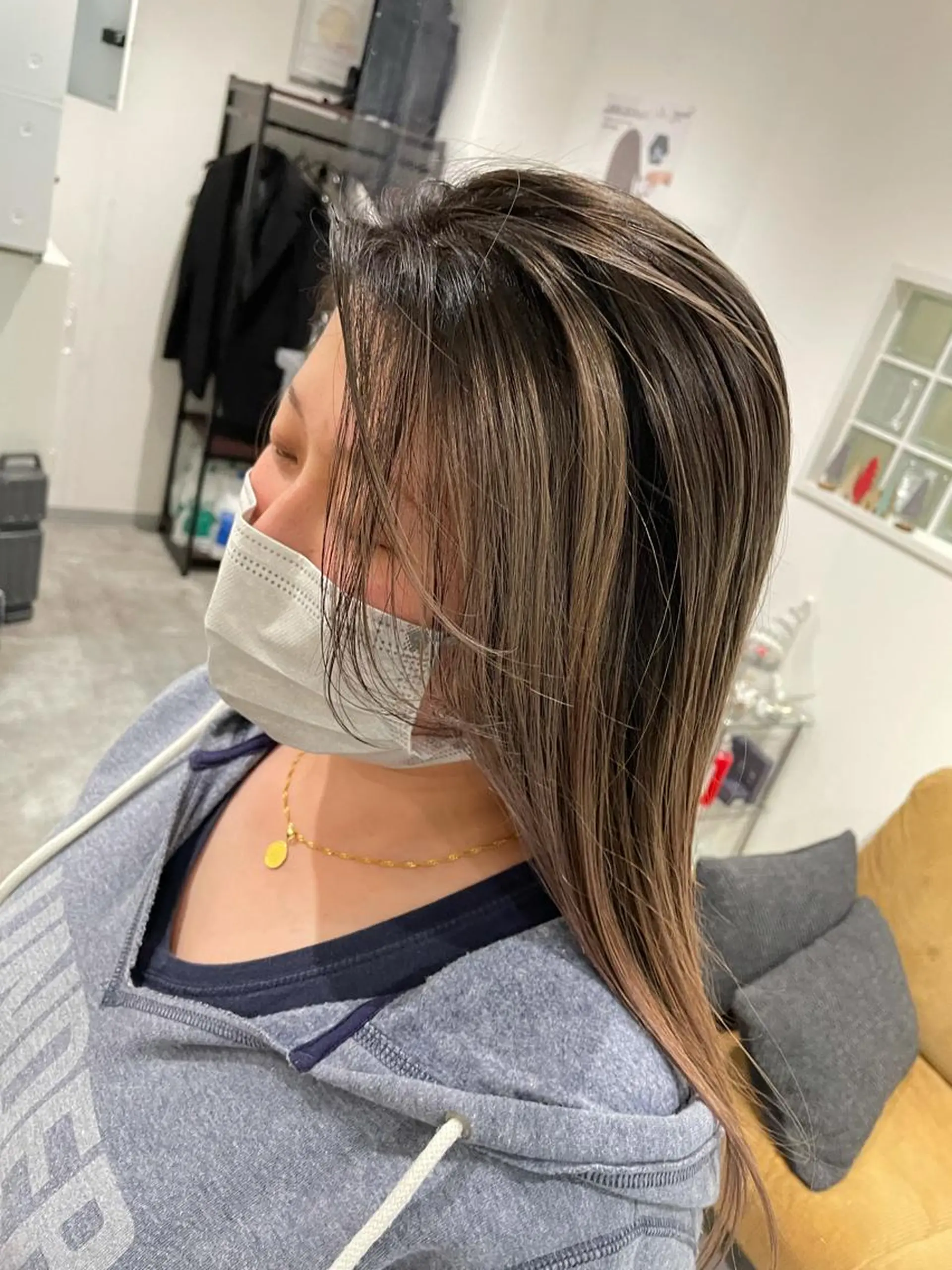 ロング カラー バレイヤージュ ベージュカラー ハイライトカラー ハイライト レイヤーカット 京都美容師 塩のヘアスタイル