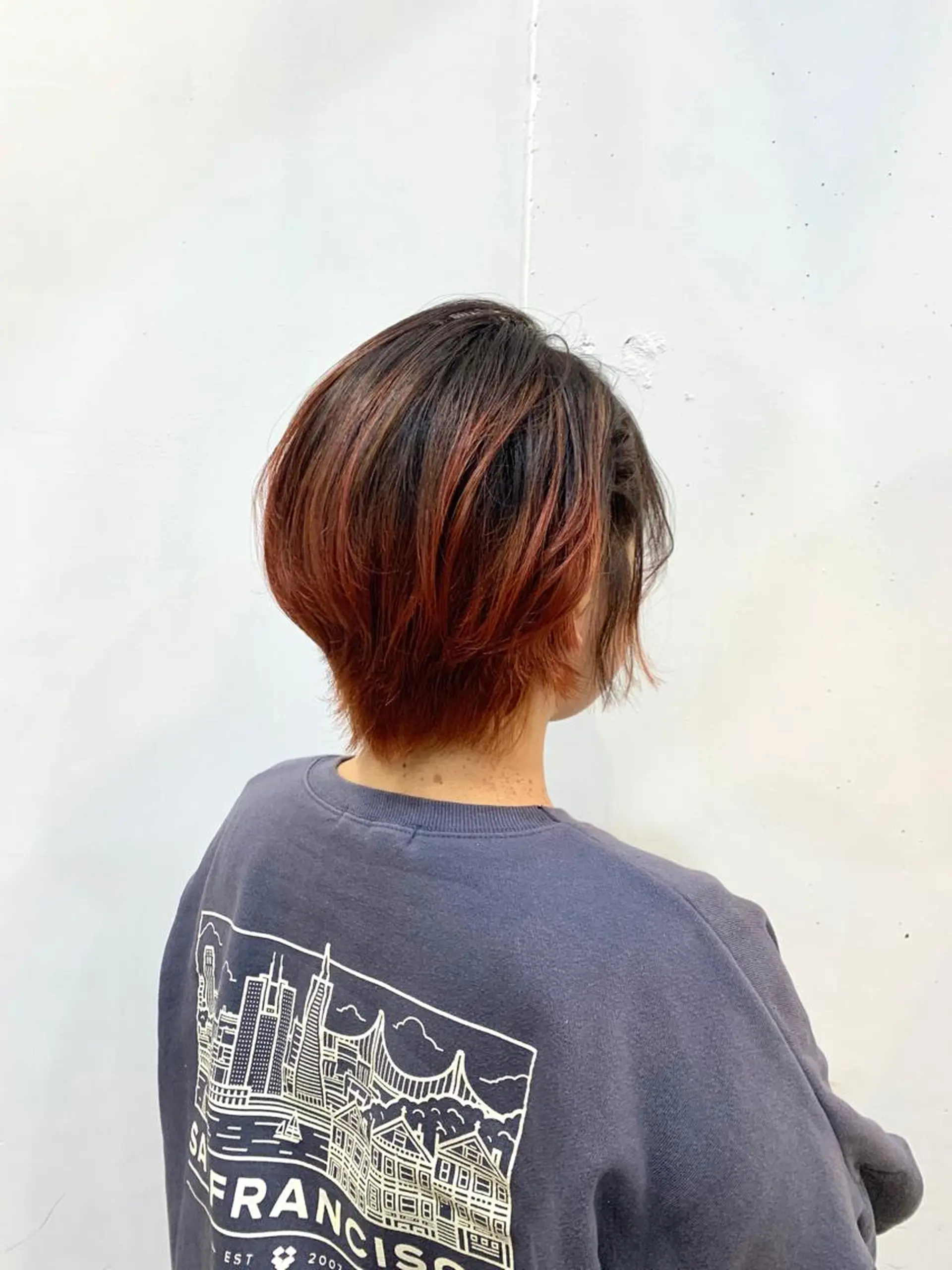 ショート レイヤーカット まろやかカラー🤎 みなとまほのヘアスタイル