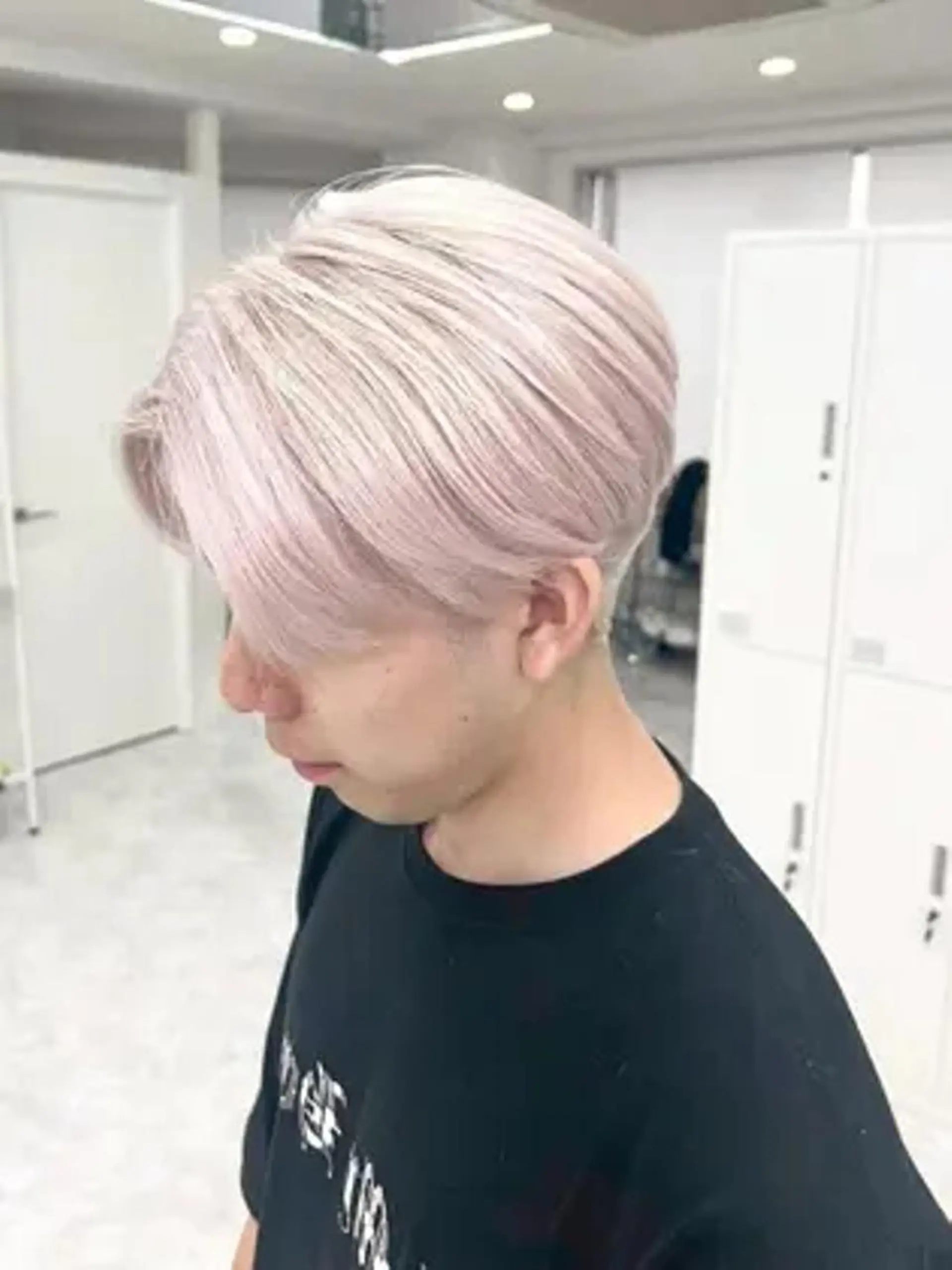 ショート カラー メンズ メンズバレイヤージュ メンズハイライト メンズハイトーン メンズインナーカラー アディクシーカラー 女性専用サロン梅田 髪質改善カラーakiのヘアスタイル