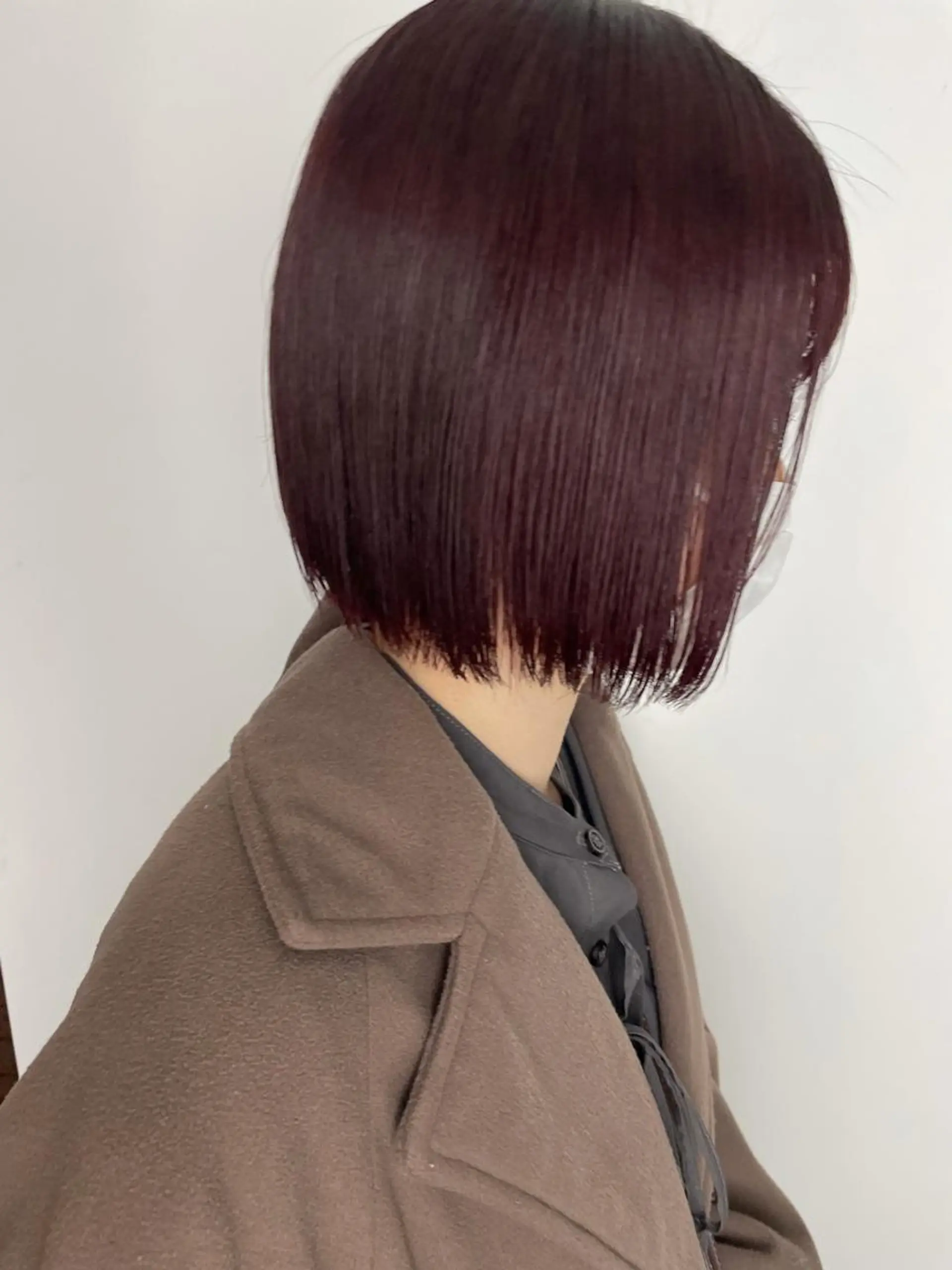 ショート カラー ボルドーカラー ボブ カット 🎀ボブ＋ハイトーン シュカ👶🏻のヘアスタイル