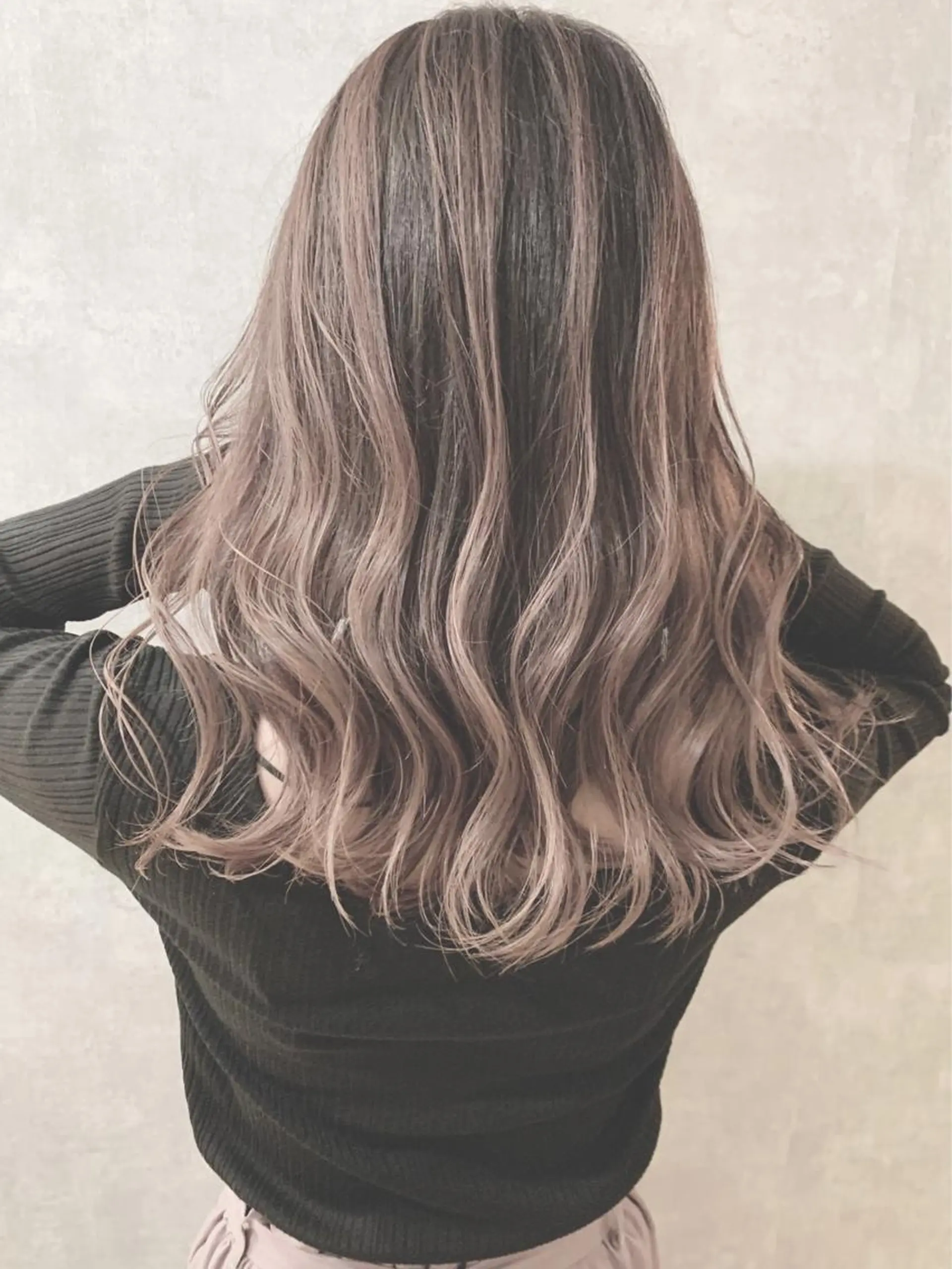 セミロング ハイライト 髪質改善 レイヤーカット トリートメント 小林 正樹のヘアスタイル