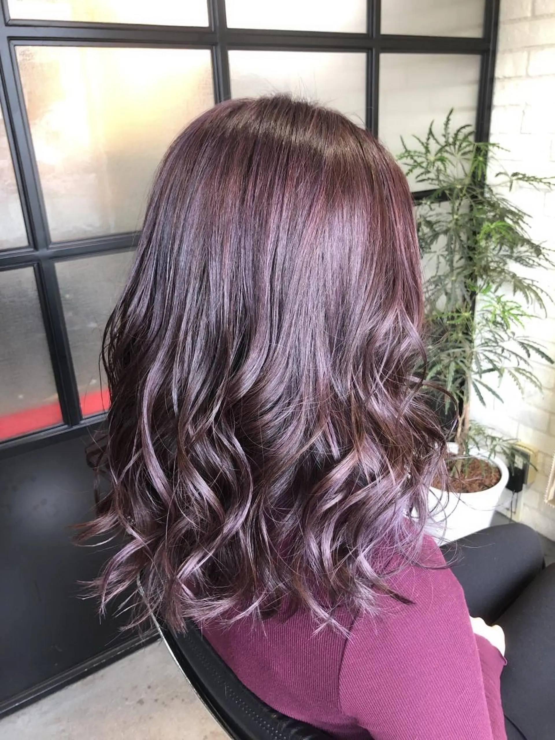 ロング カラー ブルーカラー ブルージュ ハイライトカラー パープルカラー ハイライト ヘアカラー トリートメント SAKURA所属・鹿取 三紗子のヘアスタイル