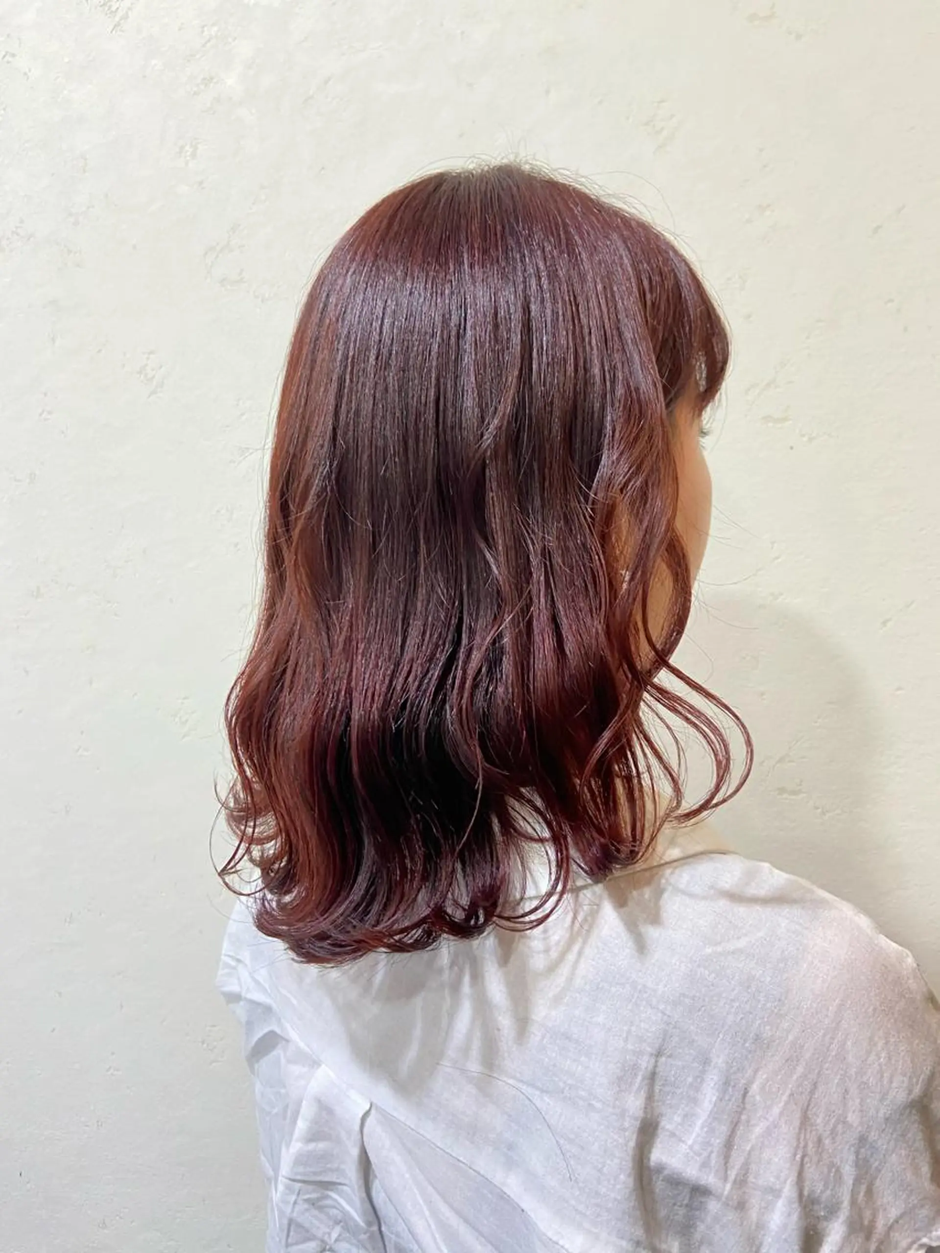 セミロング カラー ブリーチ ブリーチなしカラー レッドカラー ルビー 暗髪/艶髪/Ono .のヘアスタイル