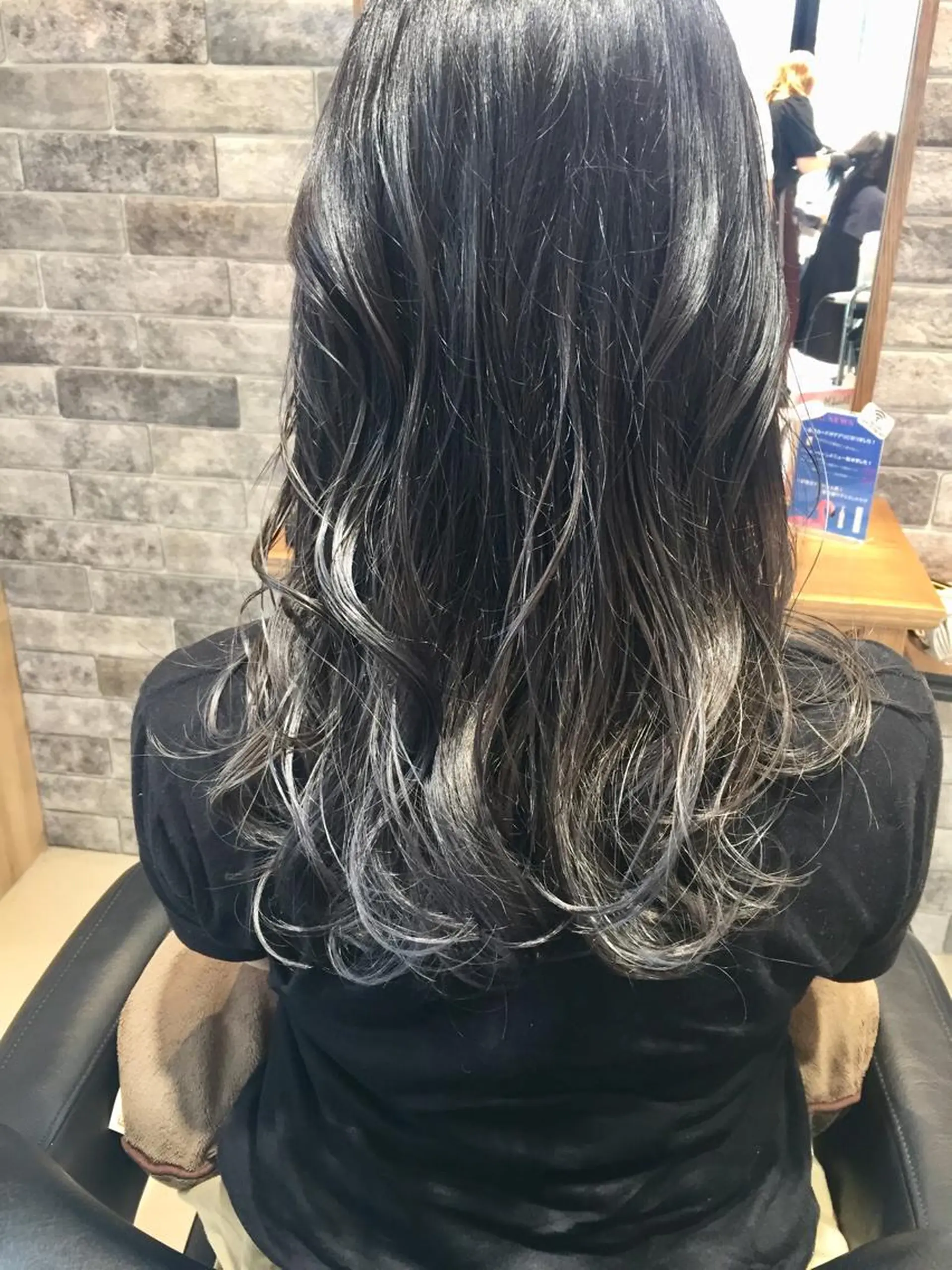 セミロング アッシュ 顔周りカット レイヤーカット カット ヘアカラー トリートメント 所渉/韓国レイヤー /ウルフカットのヘアスタイル