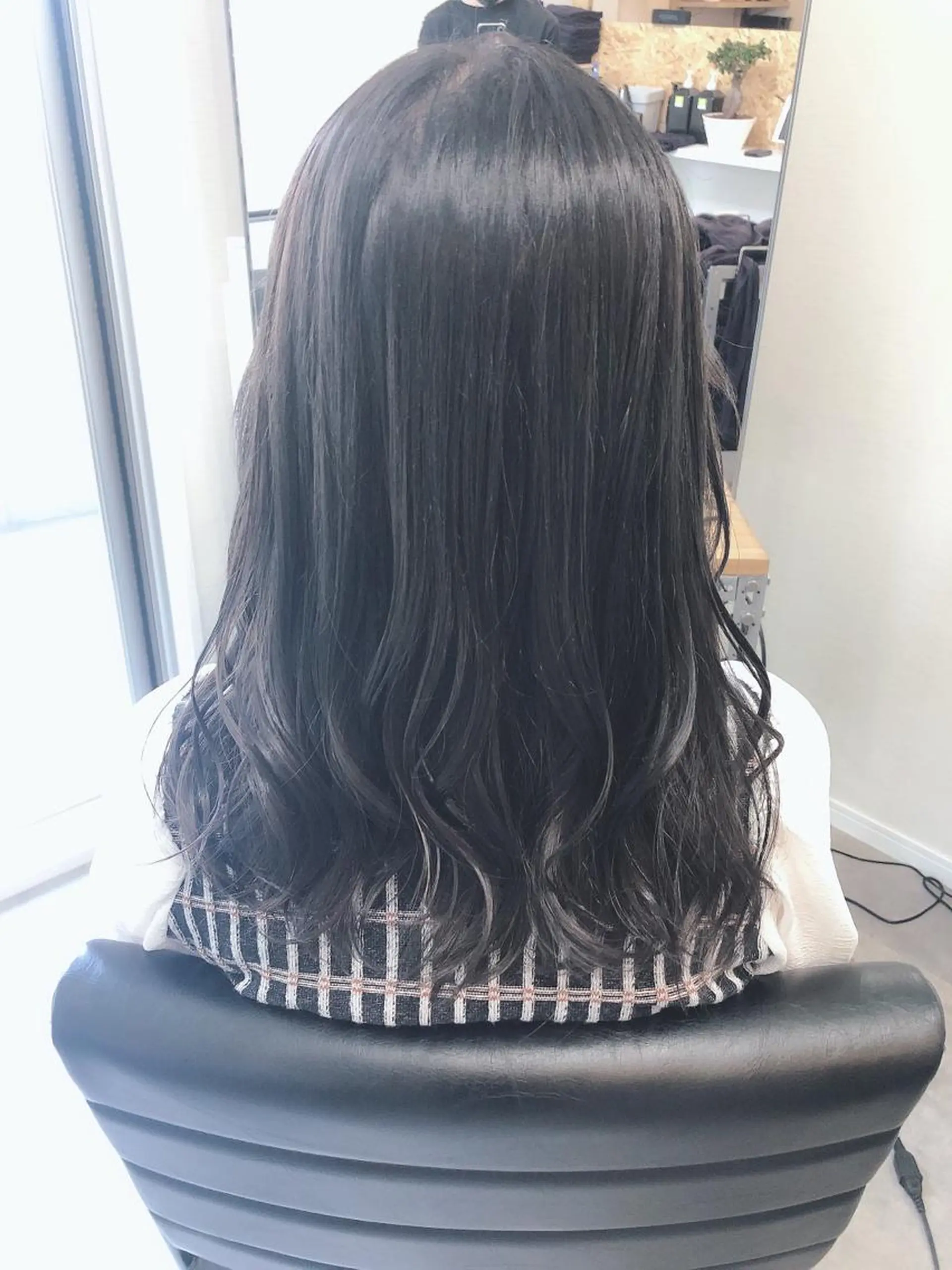 セミロング カラー OFF YUYAのヘアスタイル