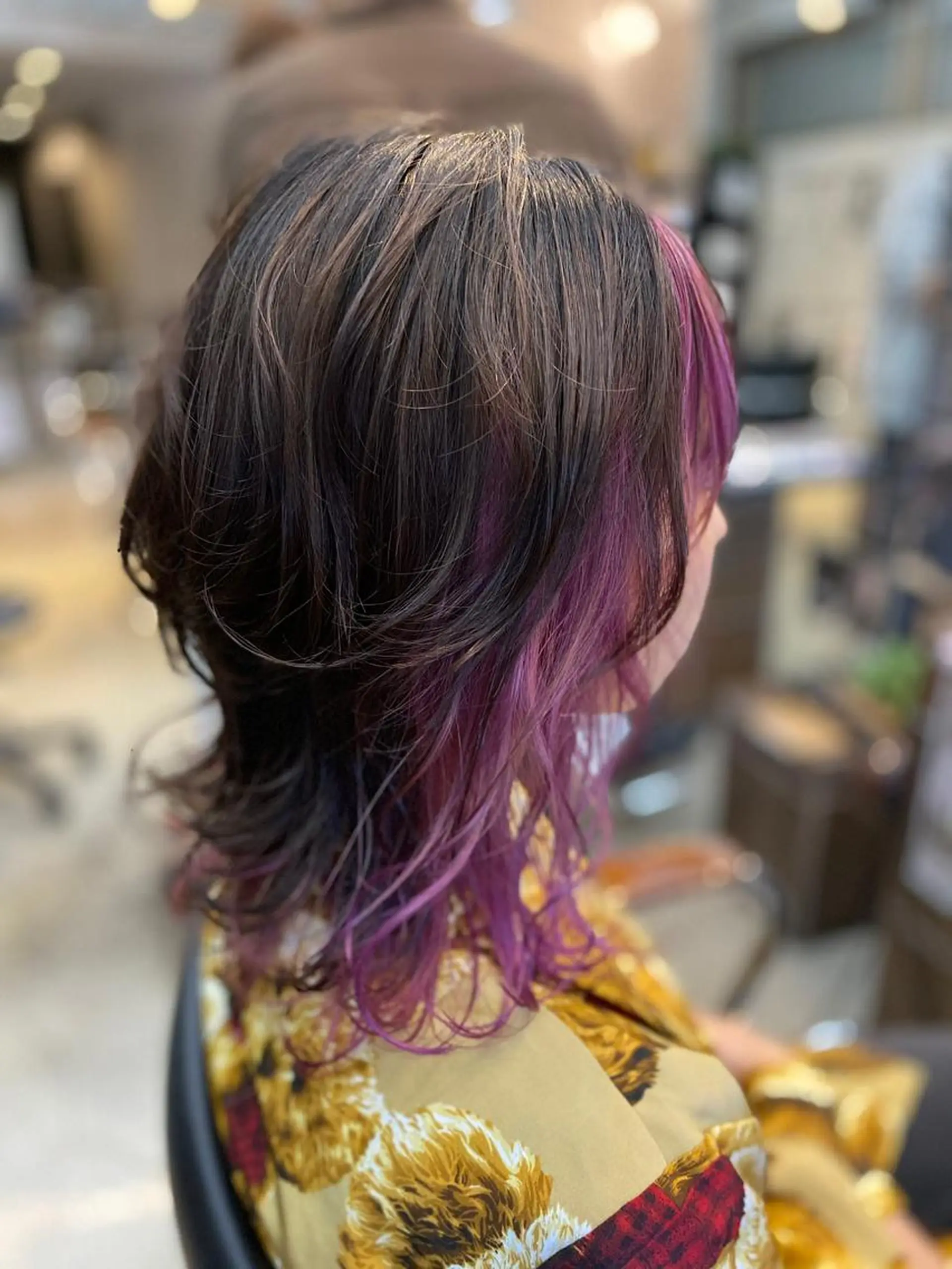 ミディアム ウルフカット ヘアカラー 仲矢 あゆ美のヘアスタイル