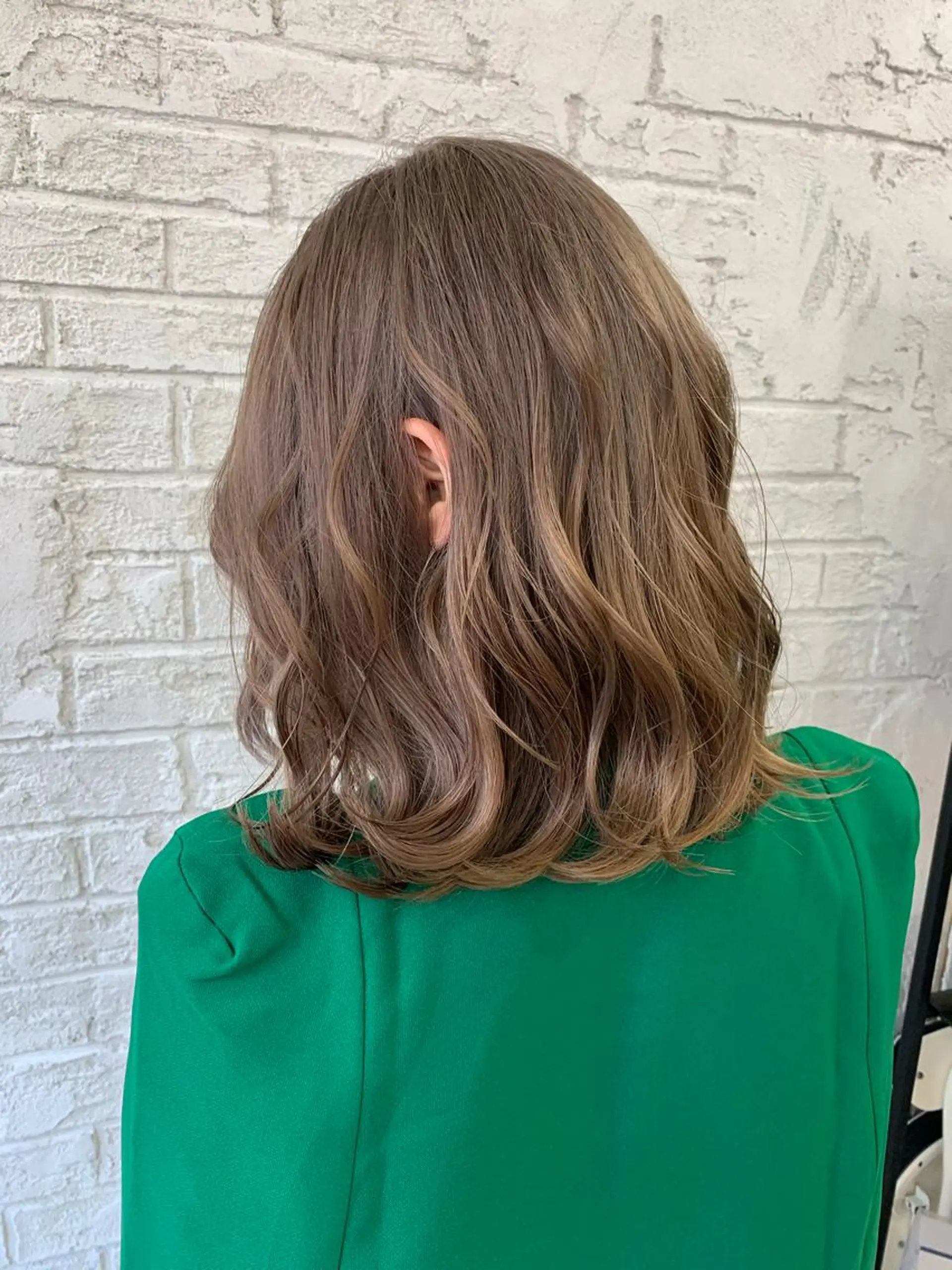 セミロング ヘアカラー 🇺🇸ハイライト特 化美容師🇺🇸漆沢のヘアスタイル