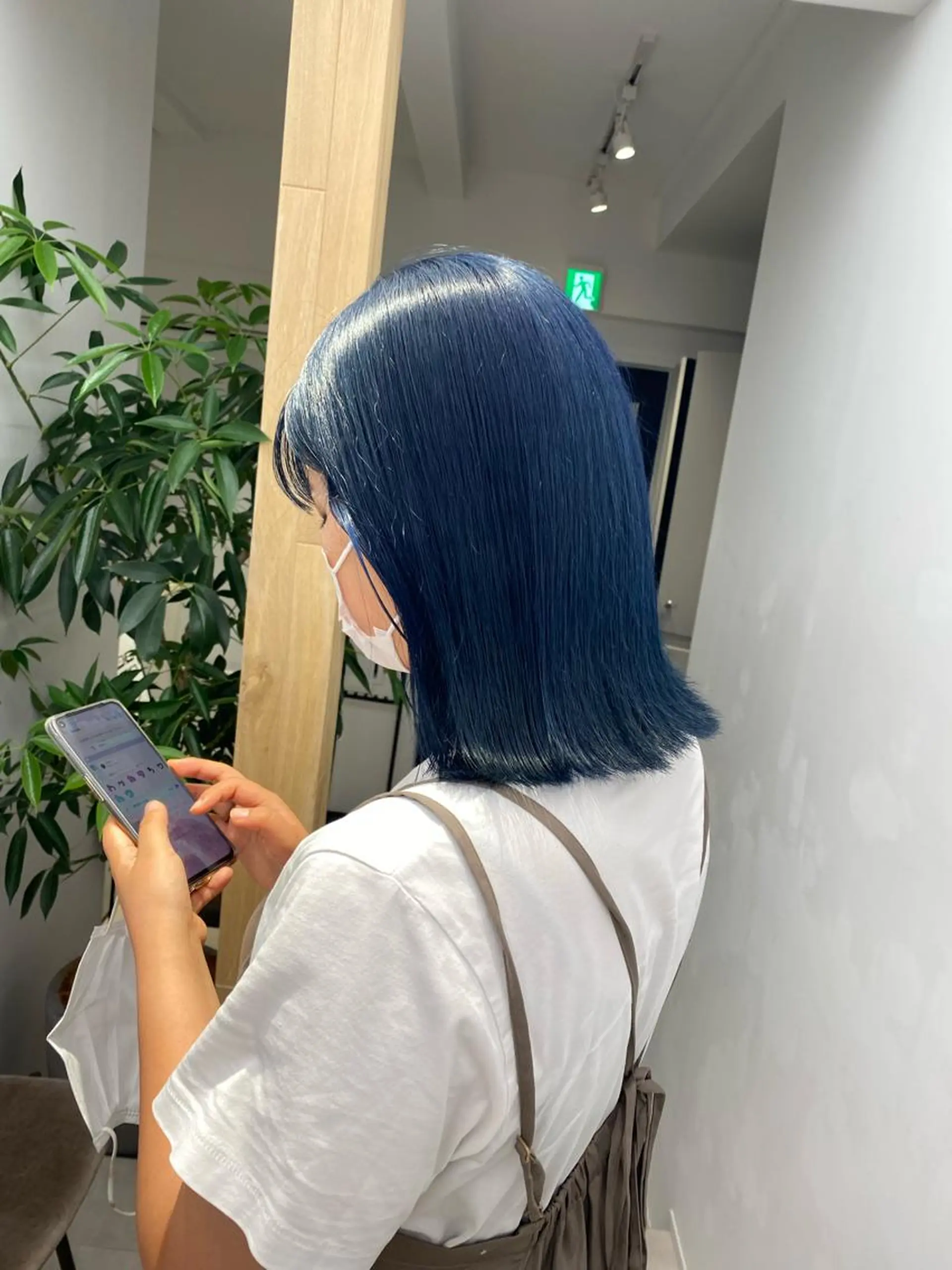 セミロング カラー ブルーカラー 艶カラー 🤍🫧/makoのヘアスタイル