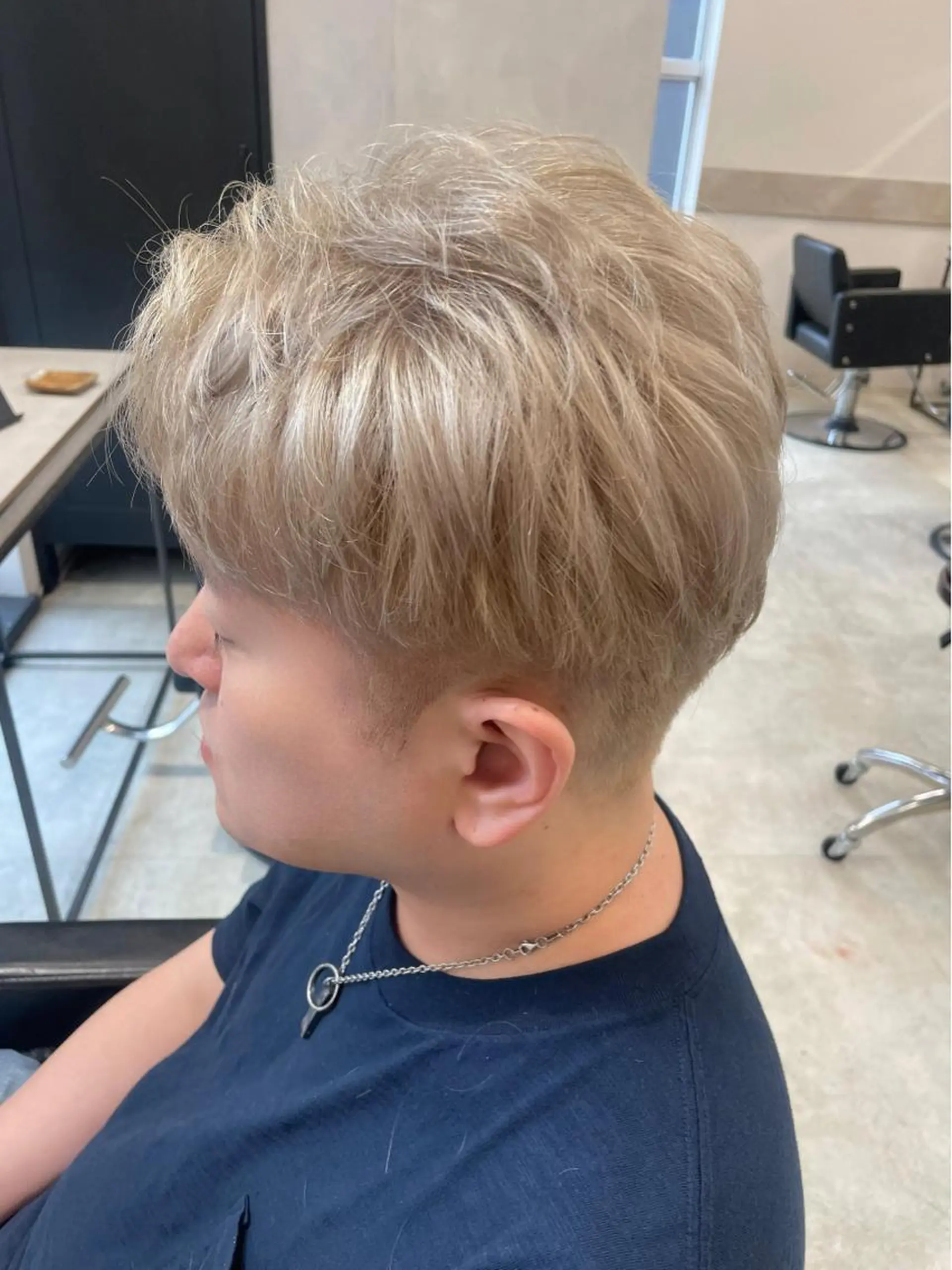 カラー メンズ メンズブリーチ ブリーチ ダブルカラー カット ヘアカラー 透明感カラー✨艶髪 制作🌱山根あゆみのヘアスタイル