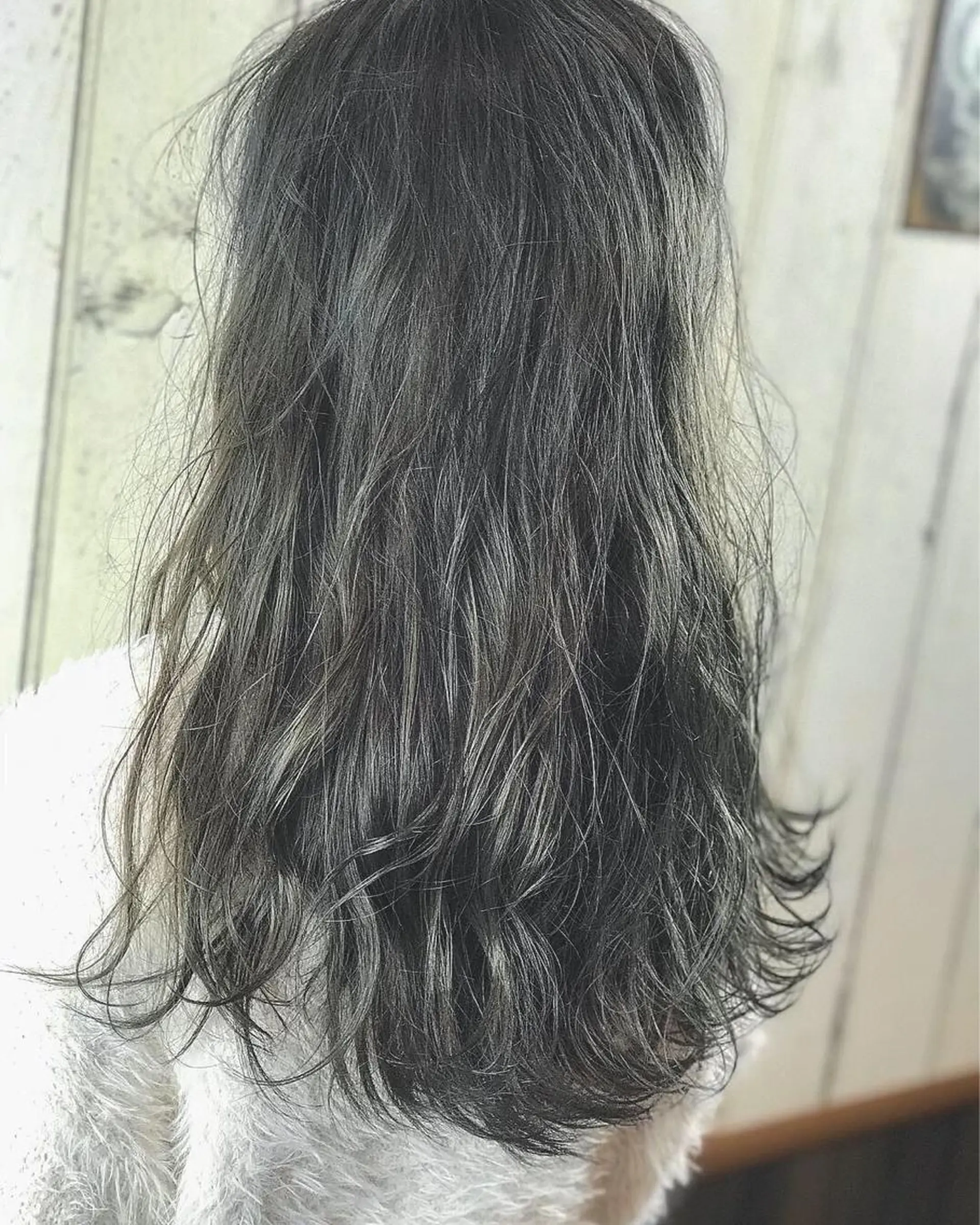 ロング カラー ヘアアレンジ アッシュ アッシュグレー カット ヘアカラー トリートメント Amor等々力所属・佐藤 三四郎のヘアスタイル