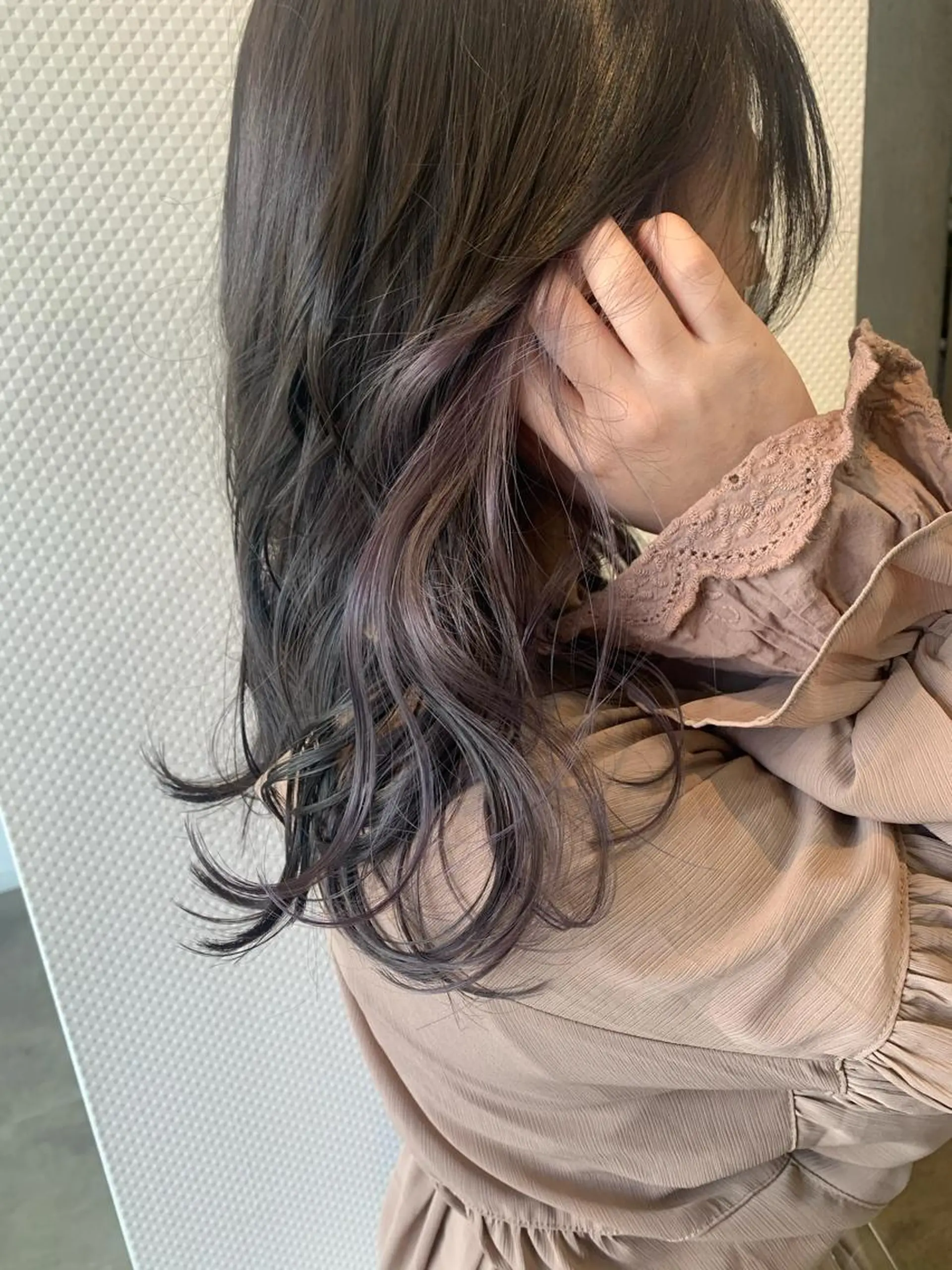 セミロング カラー イヤリングカラー カット ヘアカラー トリートメント ヘアセット 透け感✨ダメージレス カラーHana🤍のヘアスタイル