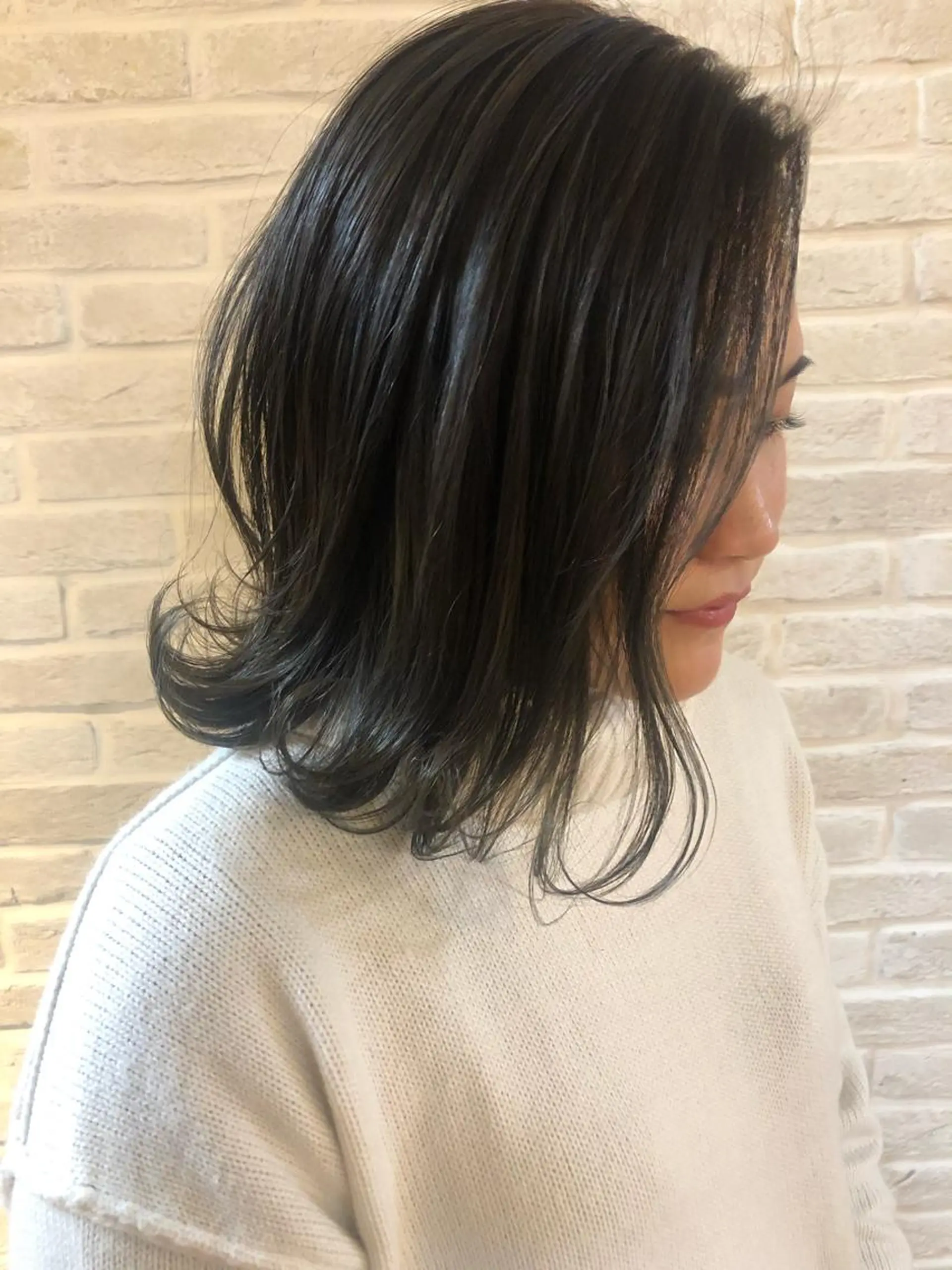 ミディアム カラー グレージュ 外ハネヘア hair salon Ranun髪質改善のヘアスタイル