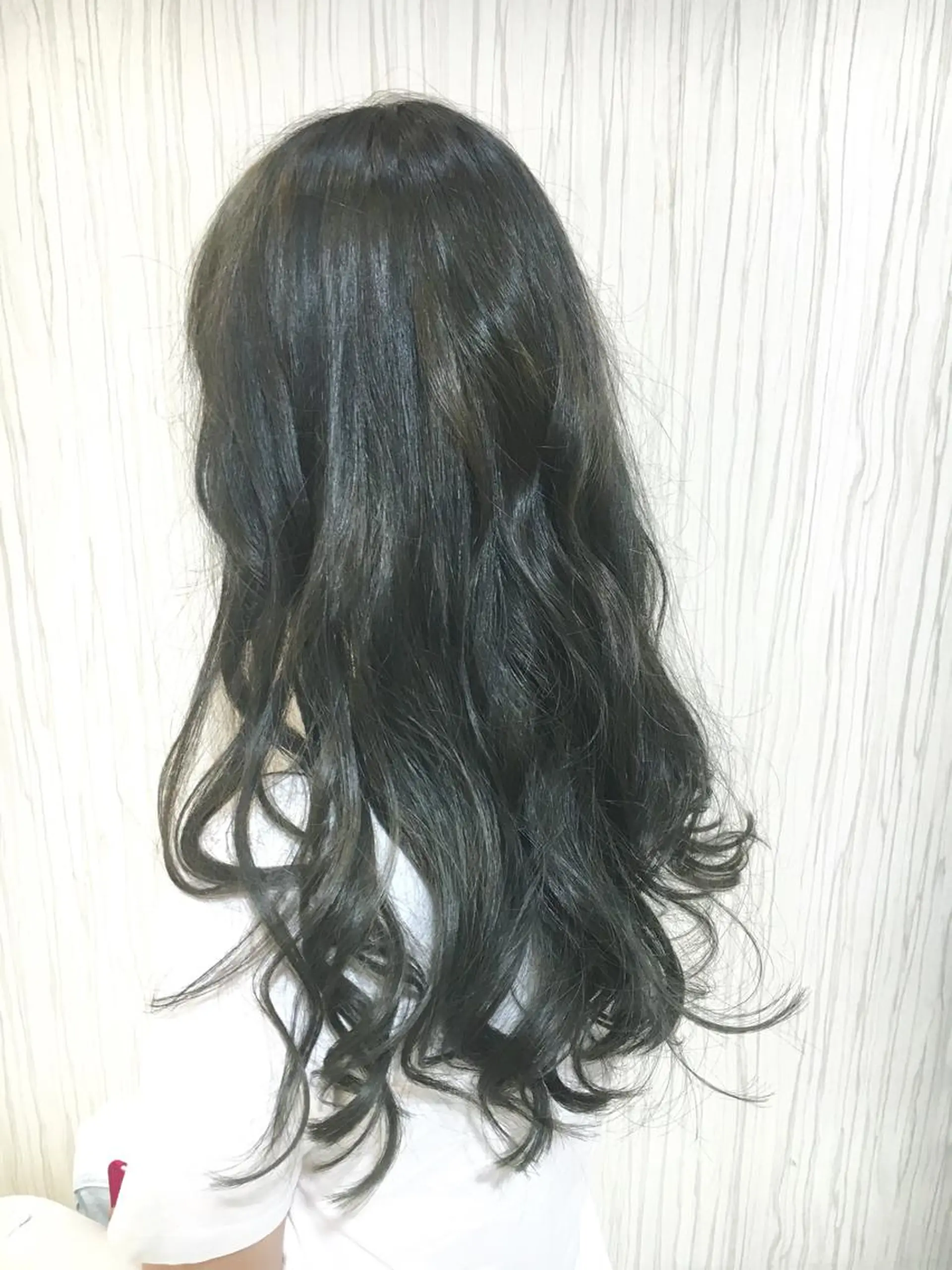 セミロング ロング カラー パーマ ヘアアレンジ グレージュ ✨艶髪✨透明感✨ 山内大樹のヘアスタイル