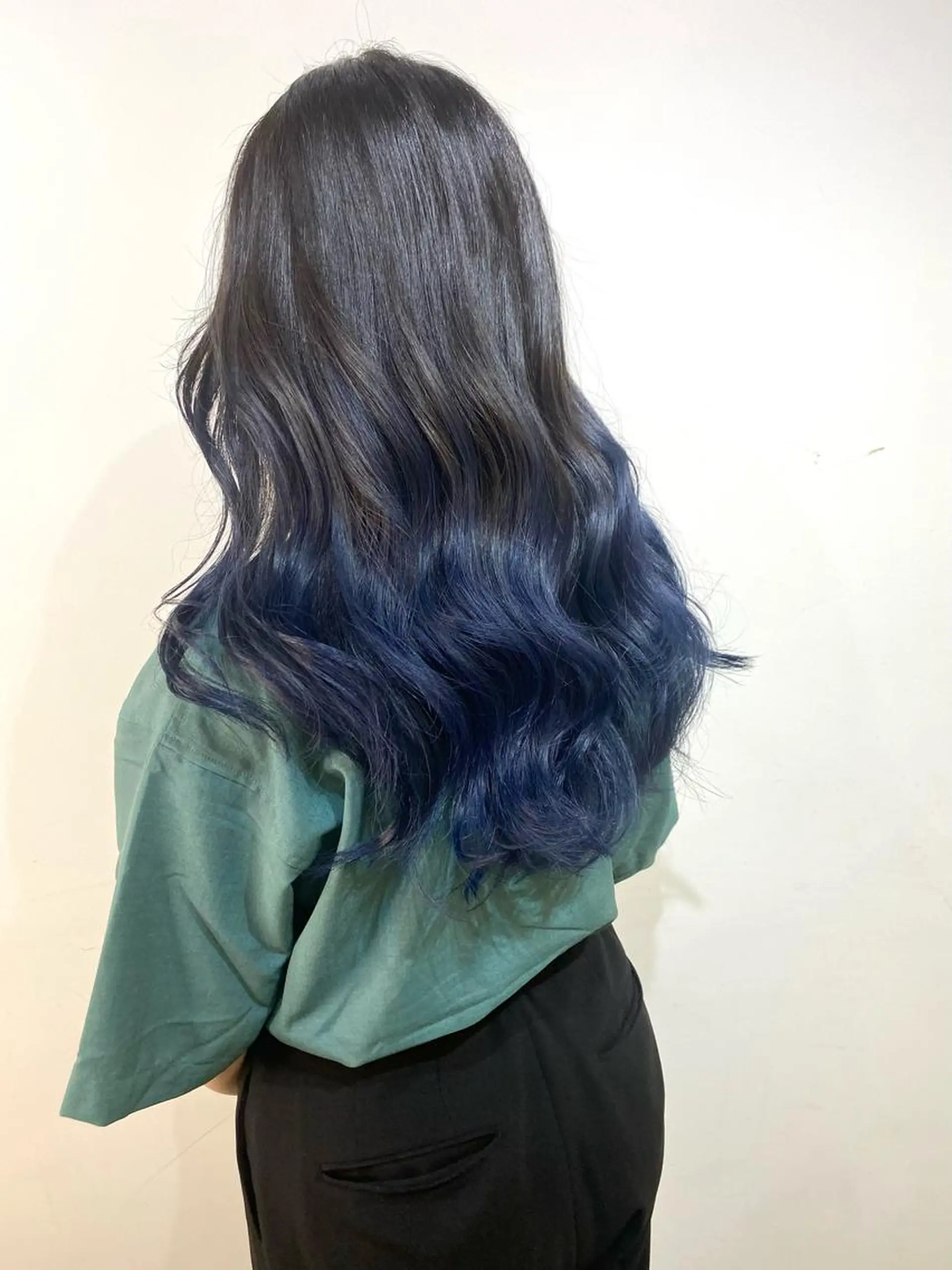 ロング カラー ブルーカラー グラデーションカラー opus 店長大和 レイヤー/赤み消しのヘアスタイル