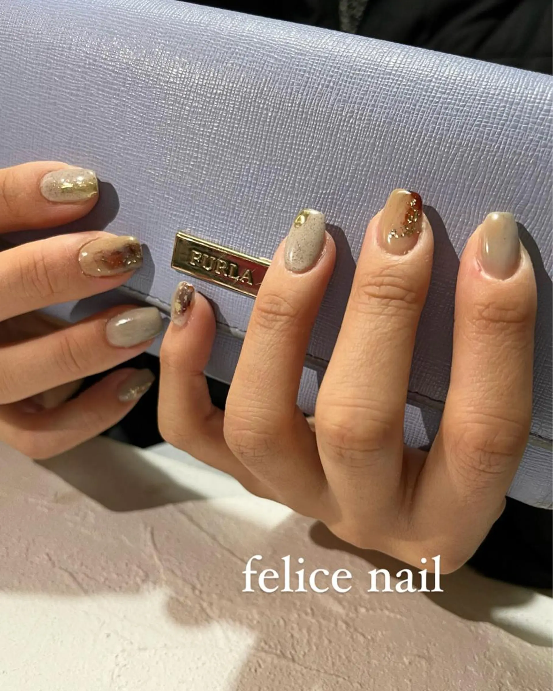 ネイル アートネイル 水色 ニュアンスネイル felice nailのネイルデザイン