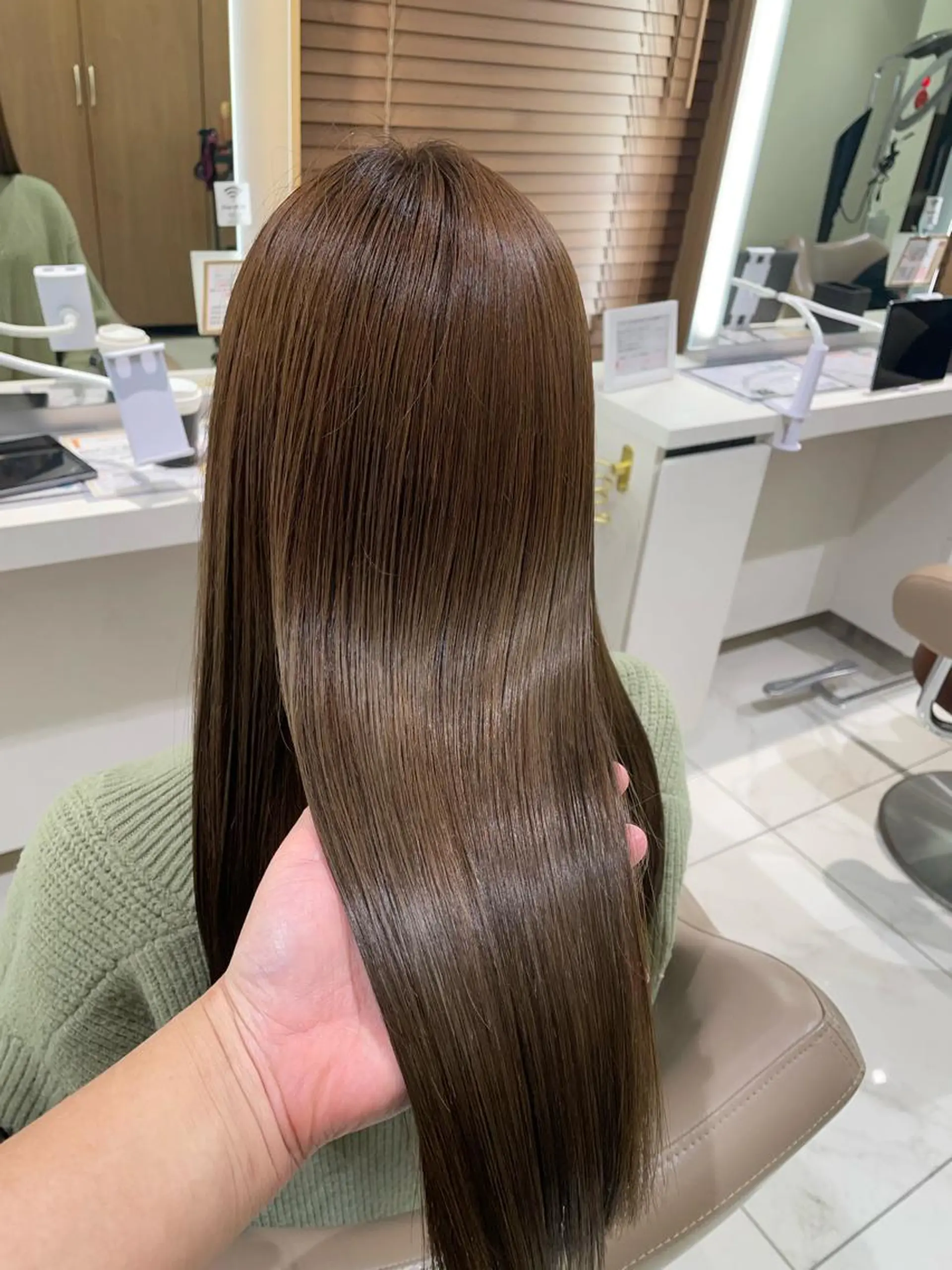 ロング カラー 清藤 綾のヘアスタイル