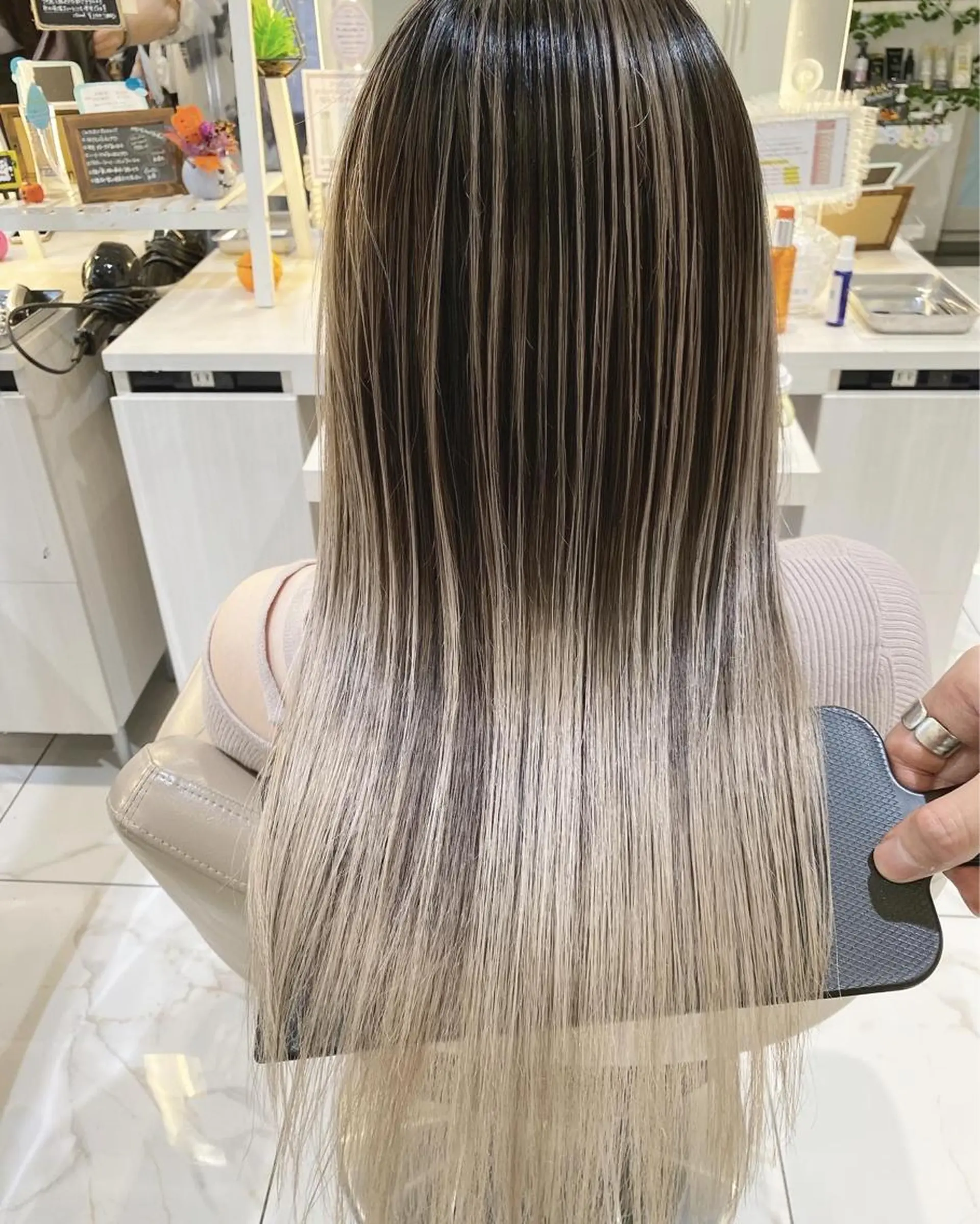 セミロング カラー バレイヤージュ 髪質改善 レイヤーカット 山崎俊輔/髪質改善 /バレイヤージュのヘアスタイル