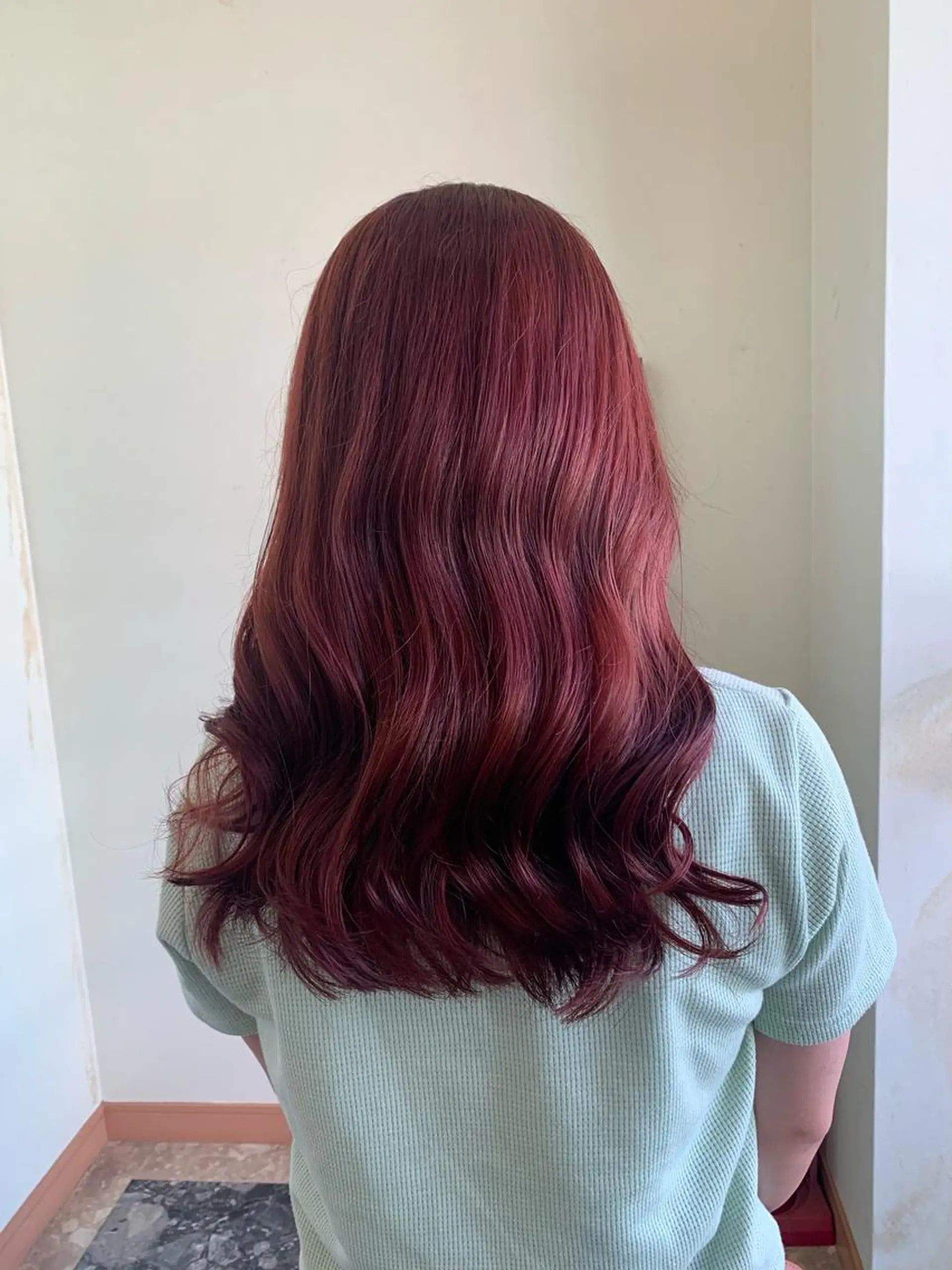 セミロング カラー レッドカラー yuri🌼 NUMBER 天王寺のヘアスタイル