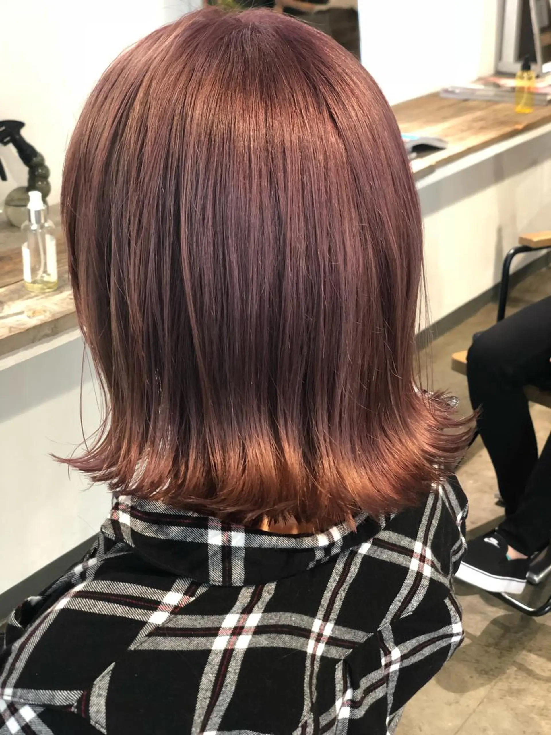 ミディアム カラー ピンクカラー ハイトーン/レイヤー /ケアブリーチ石川治のヘアスタイル