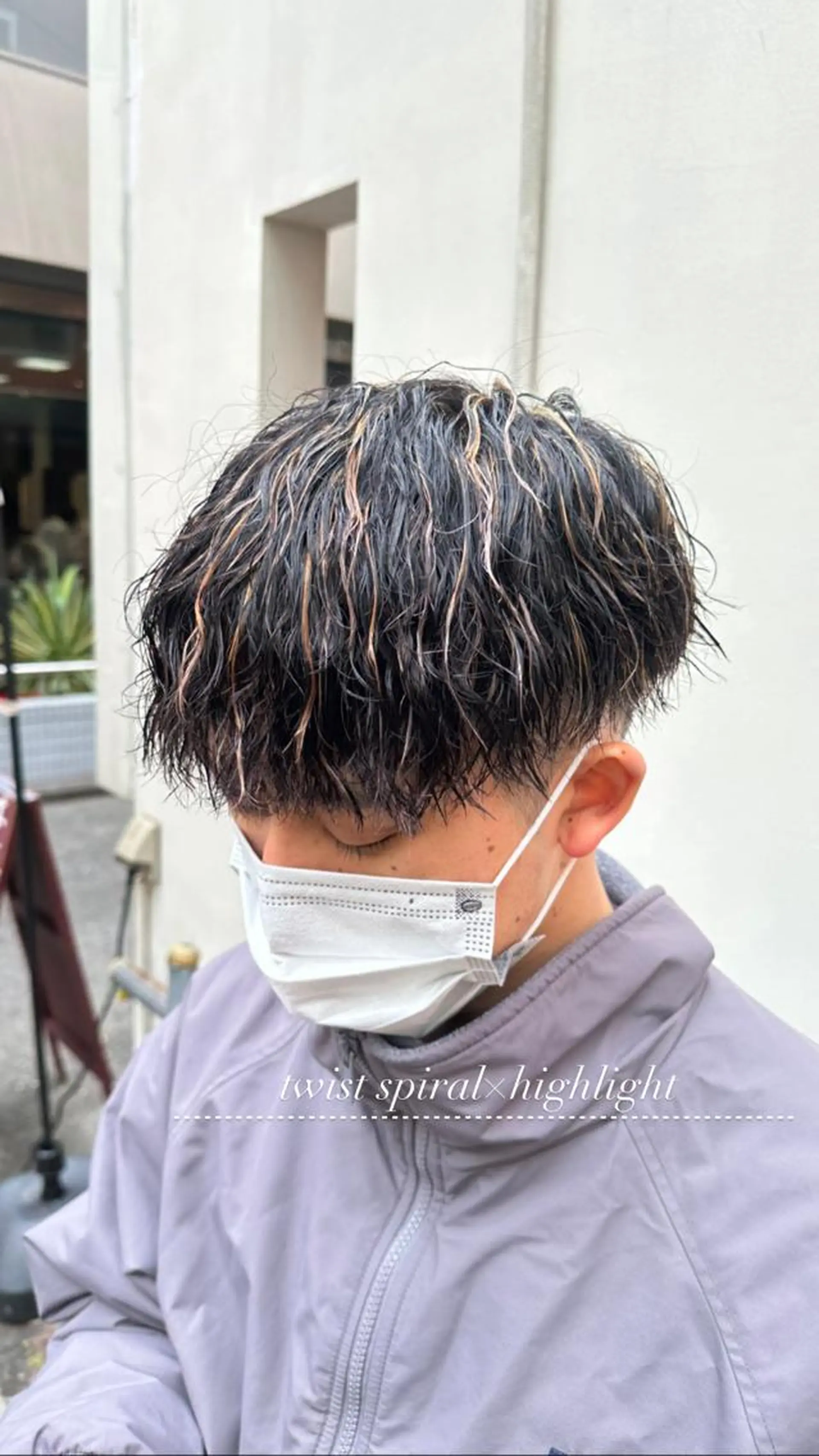 ショート カラー パーマ メンズ メンズハイライト メンズメッシュ メンズパーマ ハイライトカラー メッシュ パーマ職人 渡邊　優雅のヘアスタイル