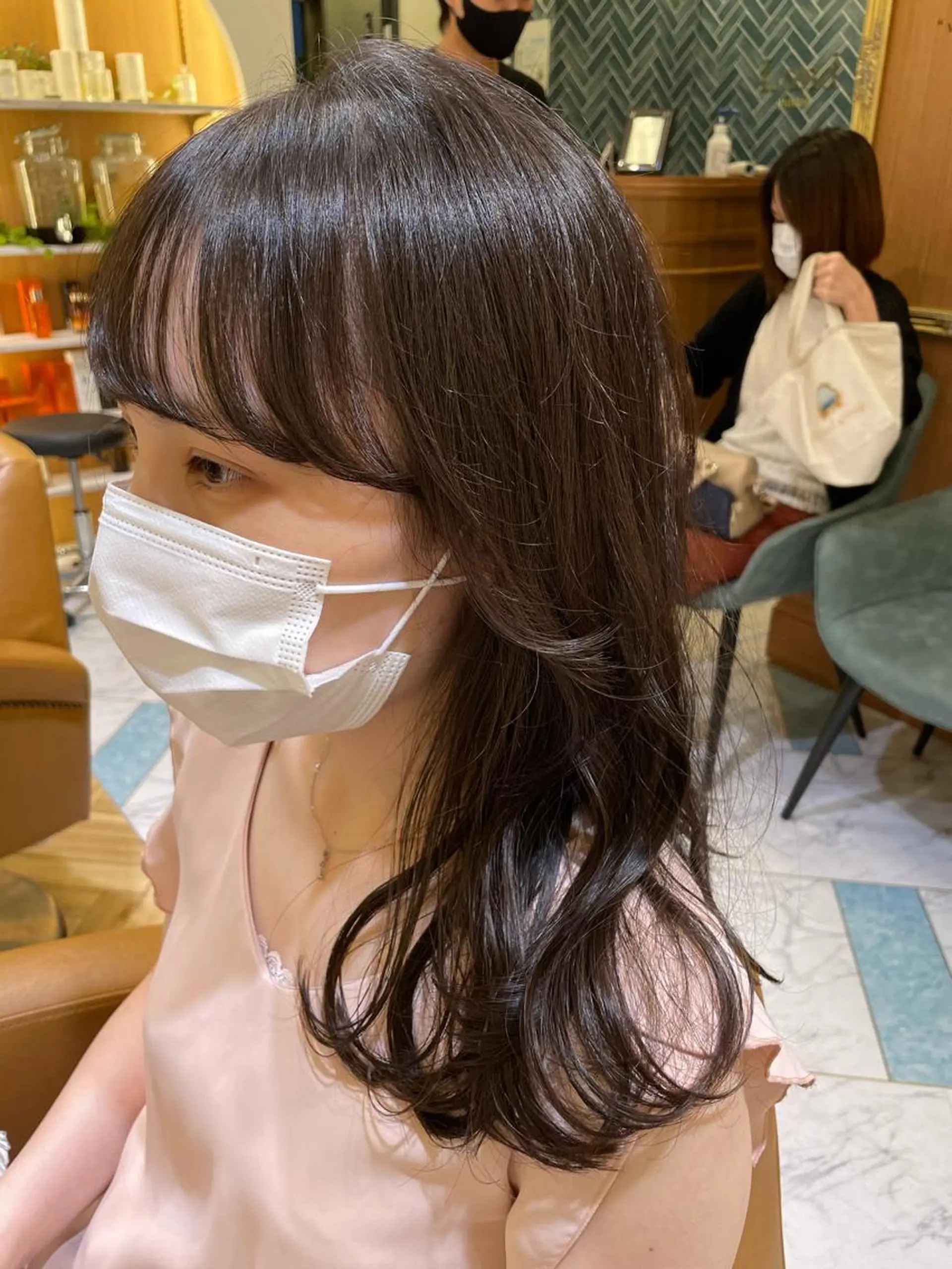 セミロング 縮毛矯正　髪質改善 韓国風レイヤー　吉田のヘアスタイル