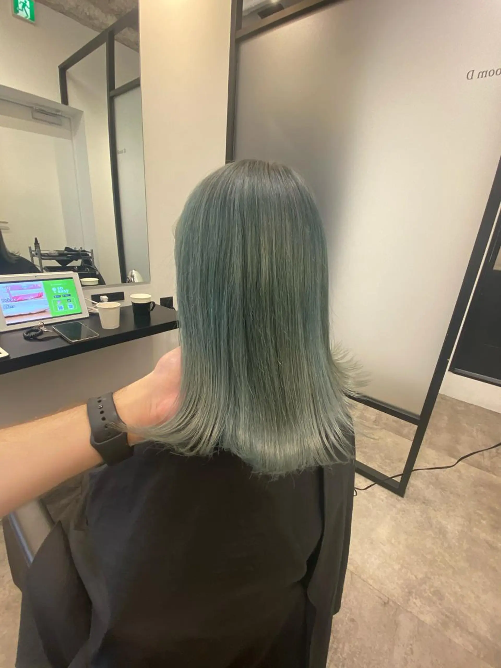 セミロング カラー 【艶髪×韓国風】 毛流れ職人 RYOのヘアスタイル