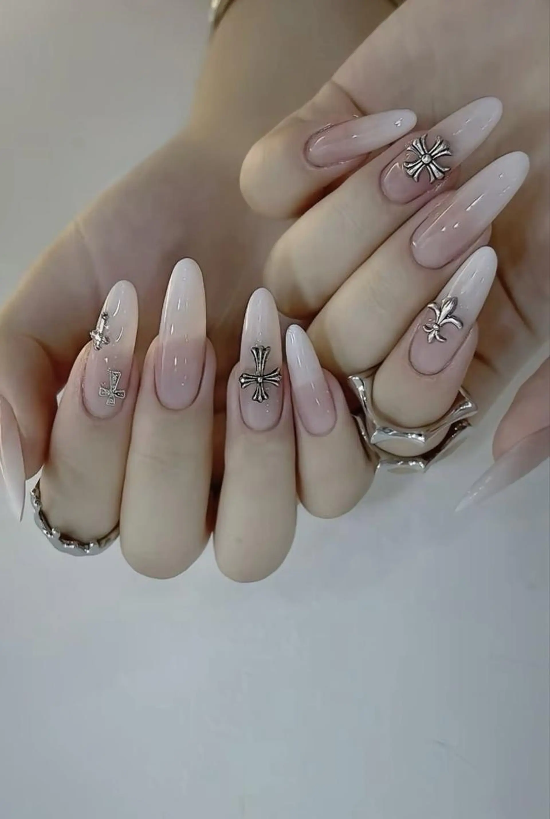 ネイル 長さ出し フレンチネイル グラデーション 卒業式 マグネットネイル ハンドネイル MIHANA NAILのネイルデザイン