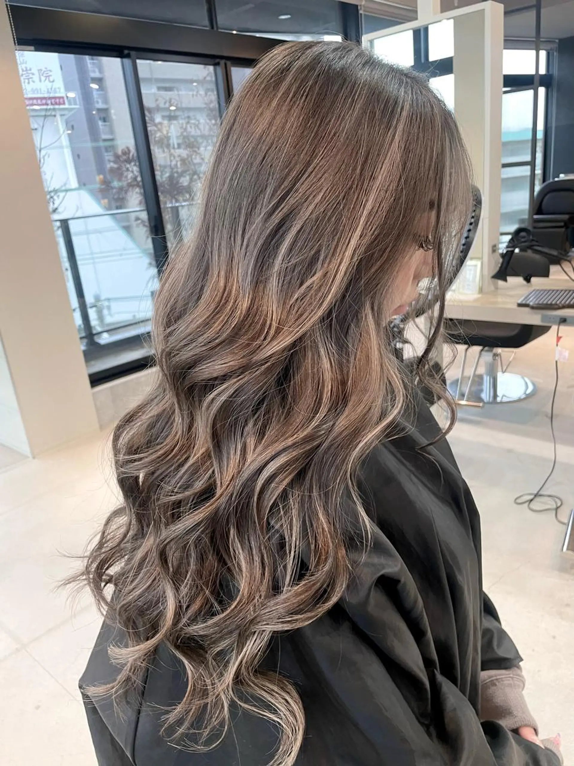 ロング カラー Lia所属・皆木 智晴のヘアスタイル