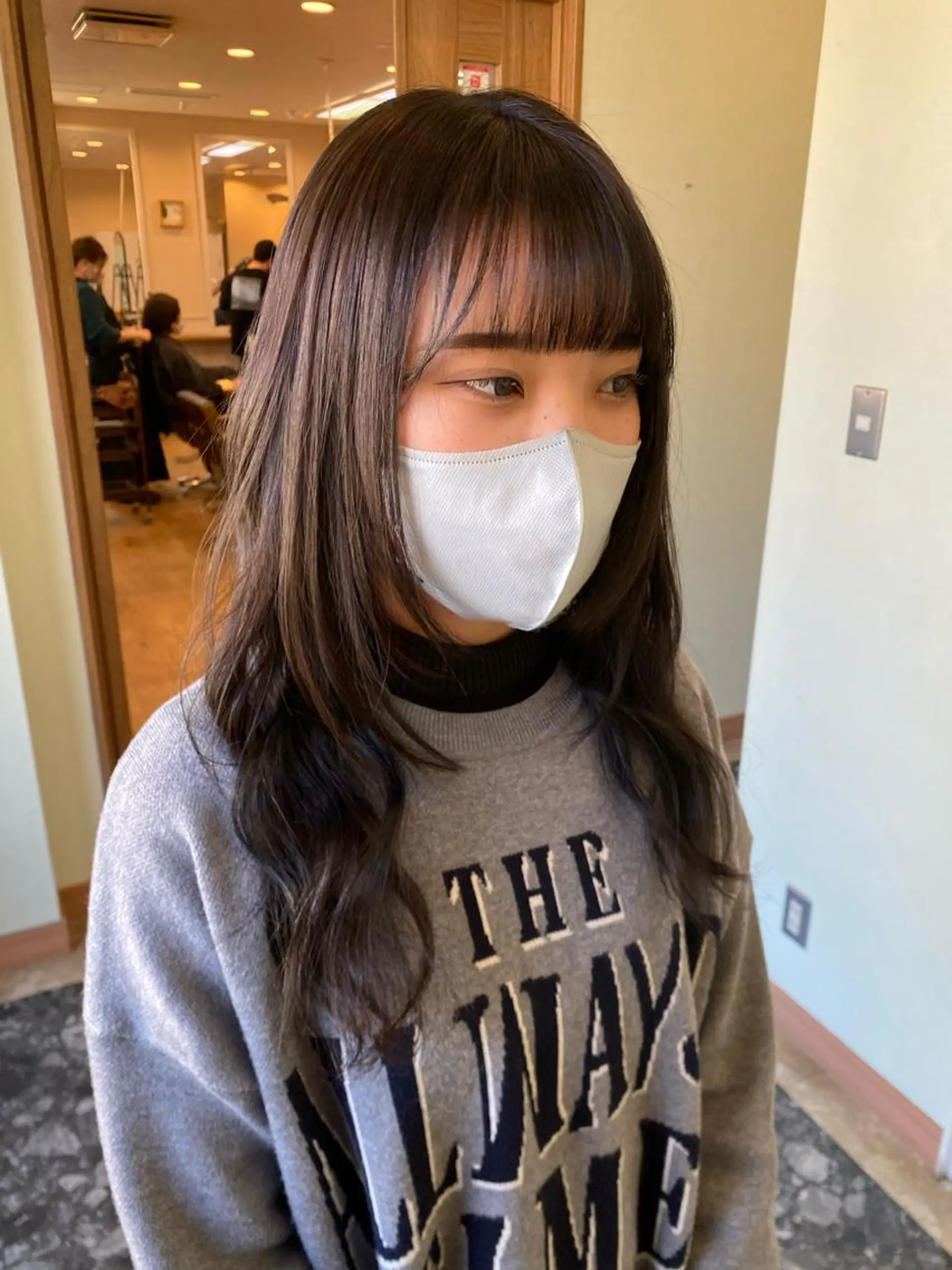 ミディアム 顔周りカット 韓国風ヘア レイヤーカット 小顔カット カット ヘアカラー トリートメント NUMBER 天王寺YUYAのヘアスタイル