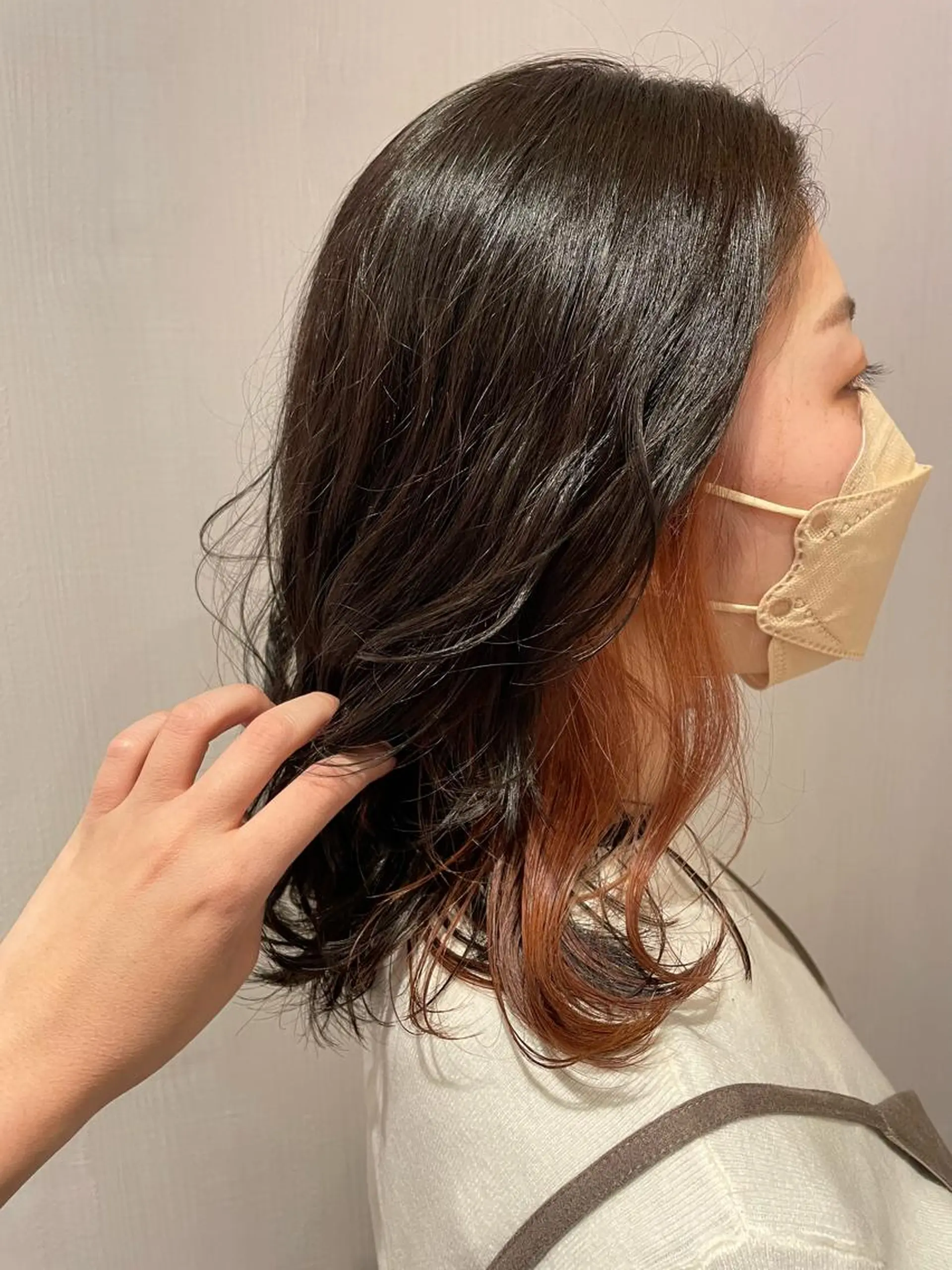 ミディアム カラー イヤリングカラー オレンジ ピンクカラー レッドカラー ナチュラル🧡可愛い MINAMIのヘアスタイル