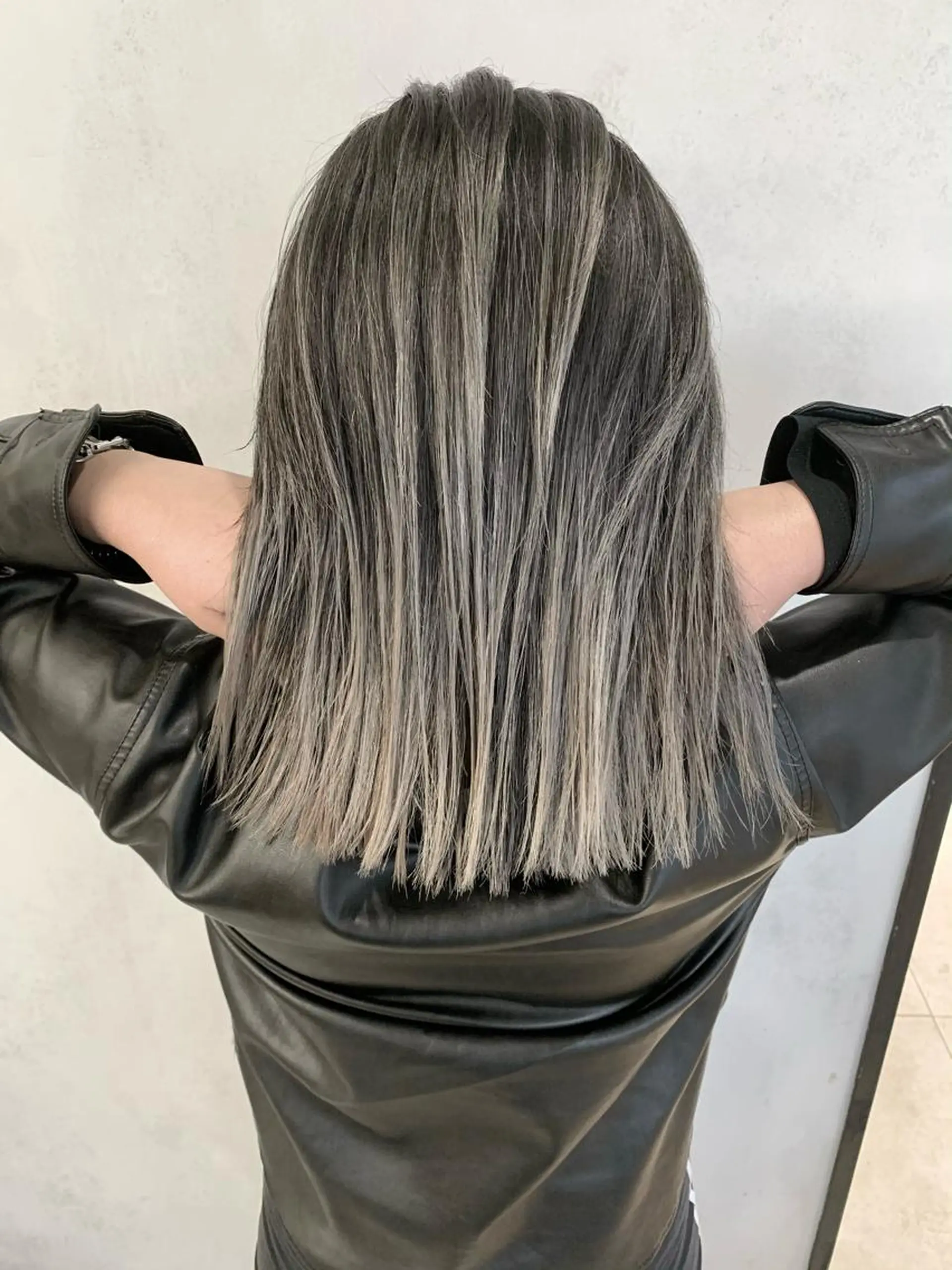 セミロング レイヤーカット 韓国レイヤーカット KOUKIのヘアスタイル