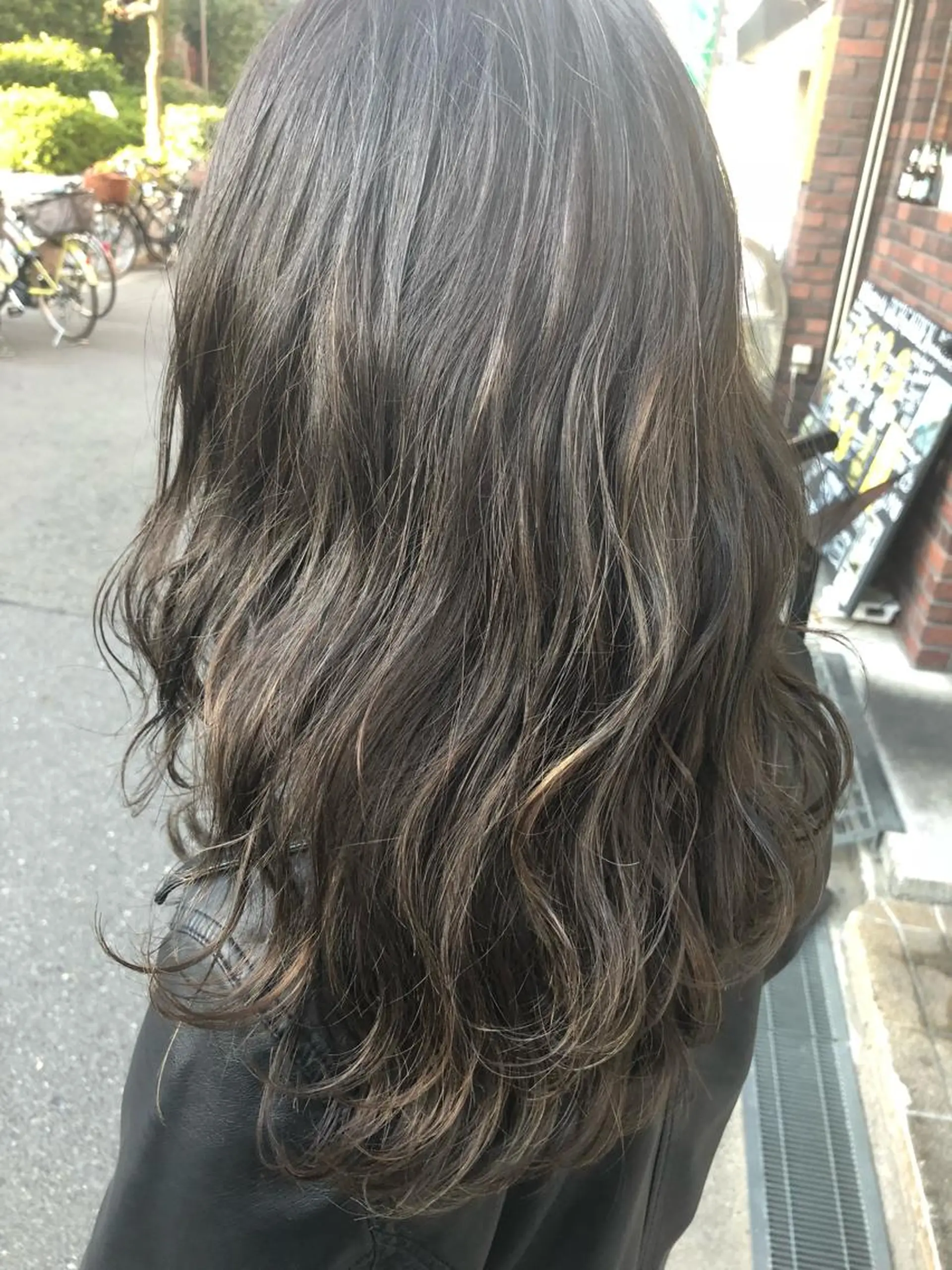 セミロング カラー 髪質改善 中川 翔のヘアスタイル
