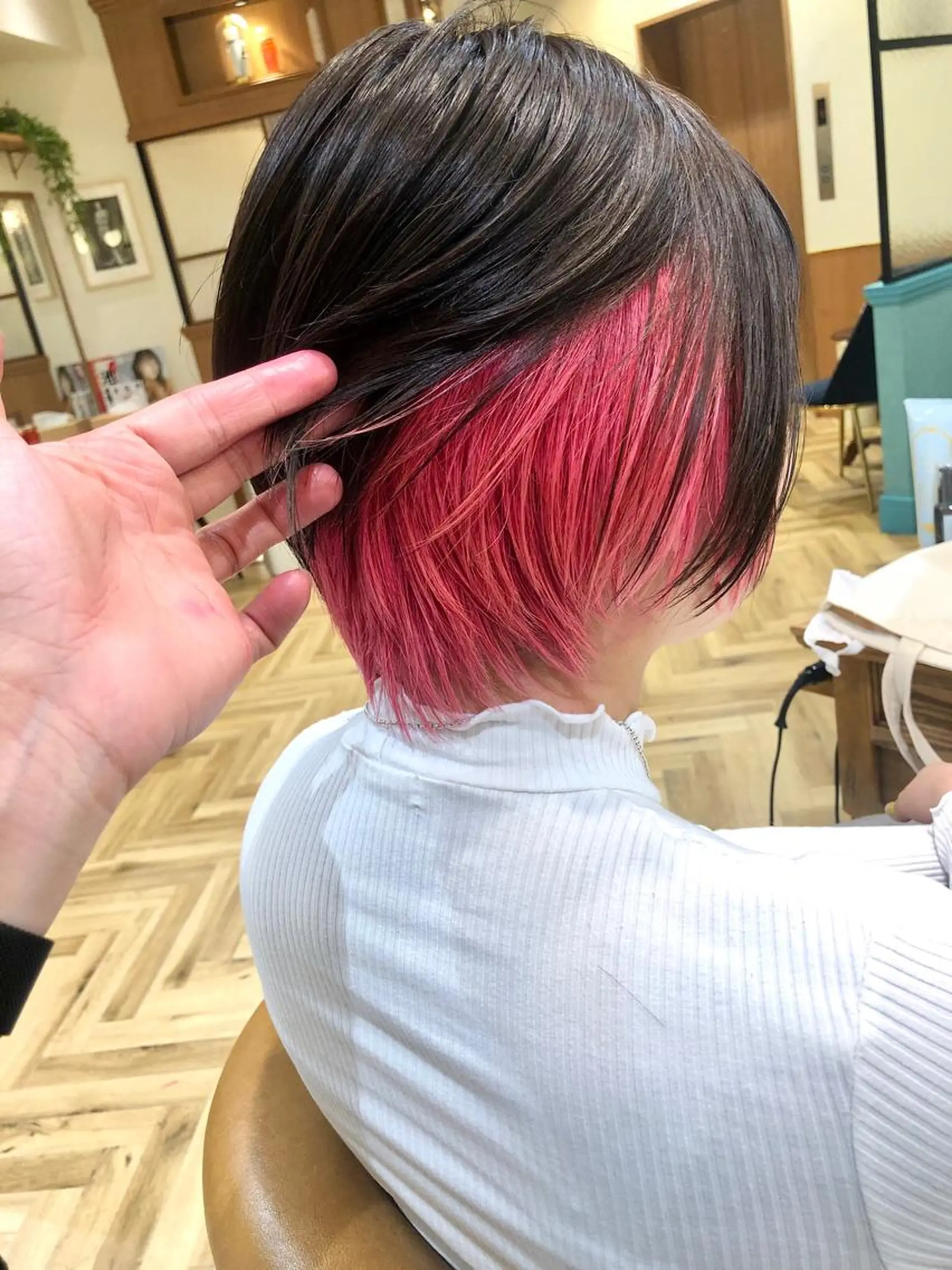 ショート カラー パーマ ヘアアレンジ インナーカラー Londideal 高橋ヒロシのヘアスタイル