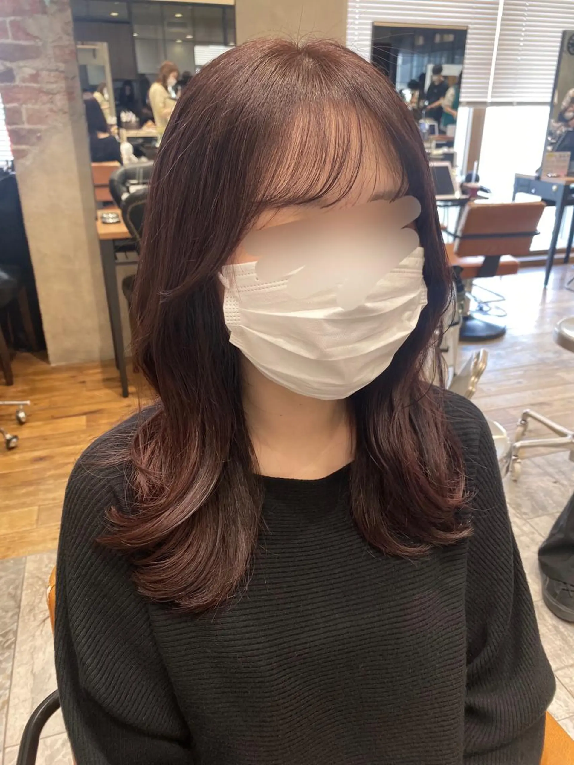 セミロング カラー カシス ピンクカラー くびれヘア 顔周りカット シースルーバング カット ヘアカラー トリートメント 顔周り/くびれヘア 韓国ヘア💕風間るなのヘアスタイル