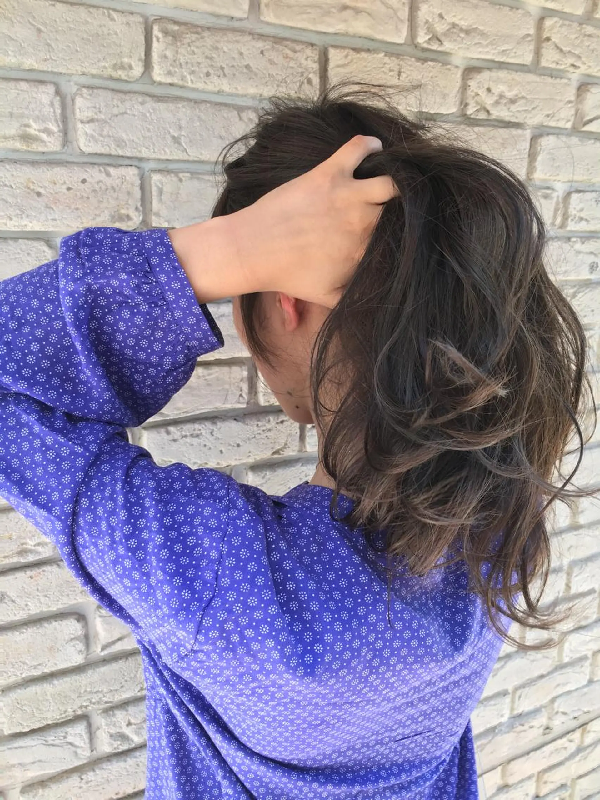 セミロング カラー グラデーションカラー グレージュ ハイライトカラー ミルクティーグレージュ ハイライト レイヤーカット BLend 渋谷のヘアスタイル